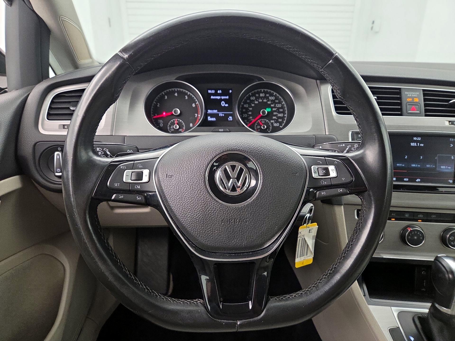 Thumbnail: 2016 Volkswagen Golf - 10