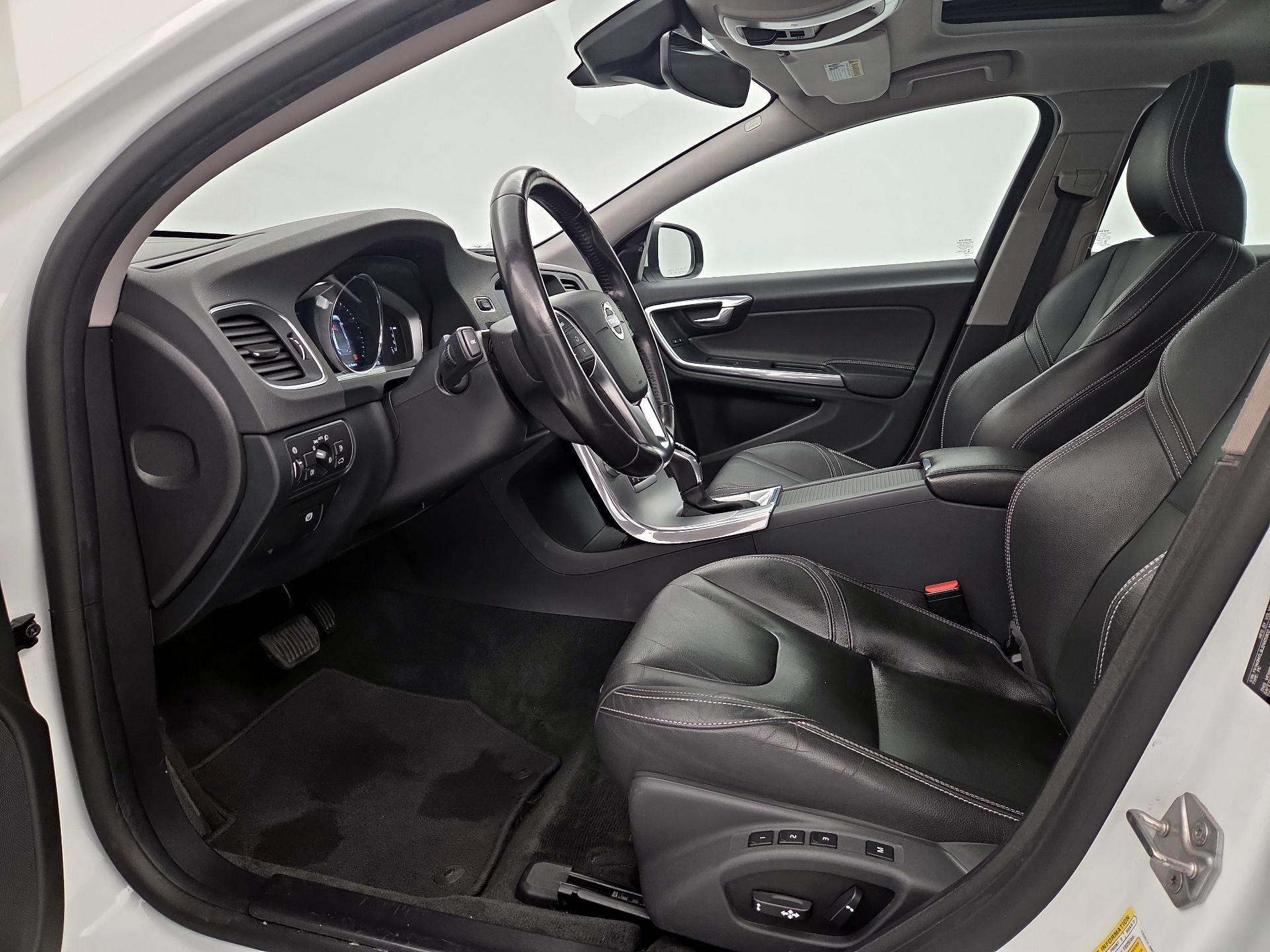 Thumbnail: 2018 Volvo S60 - 11