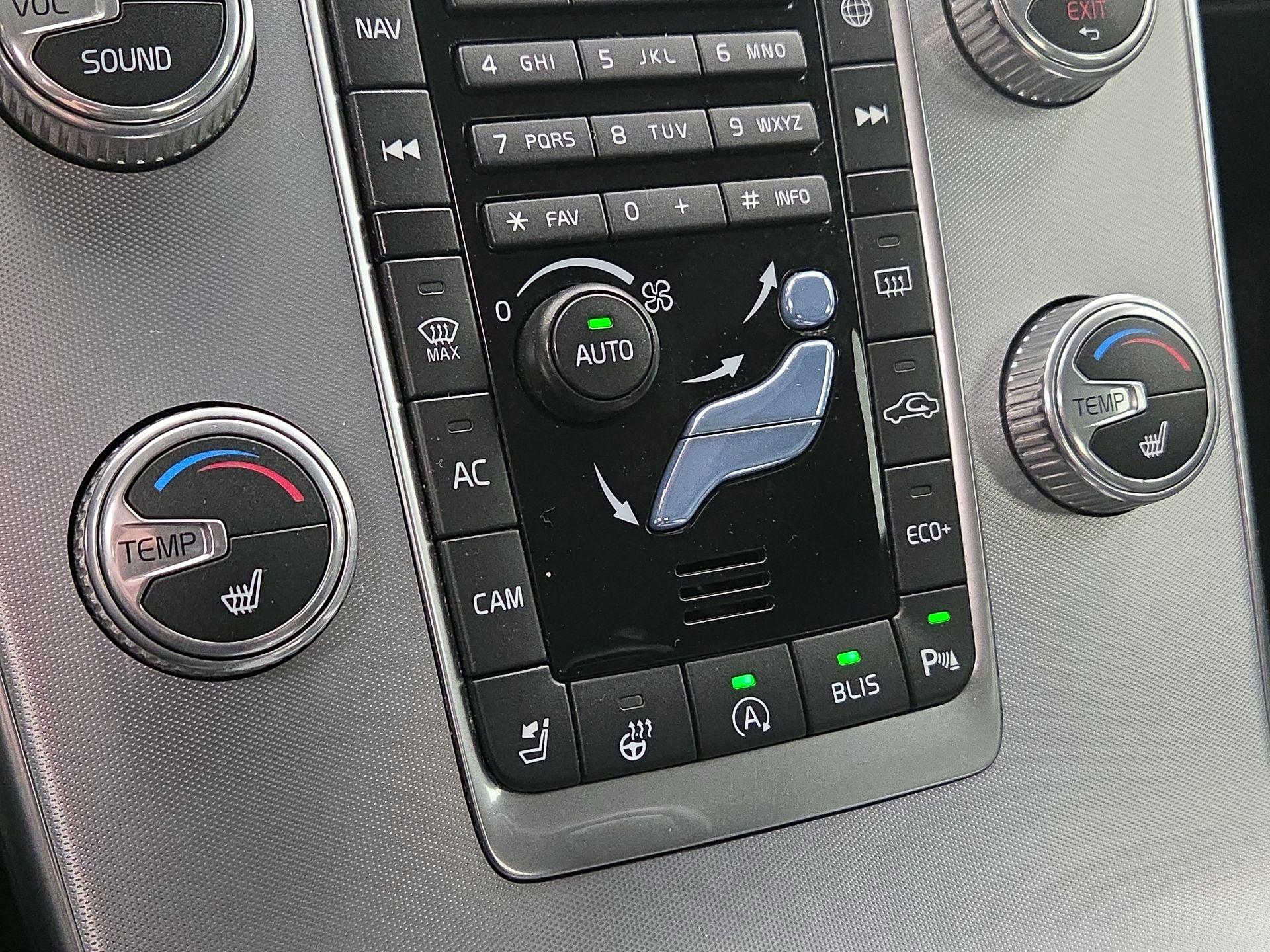 Thumbnail: 2018 Volvo S60 - 16