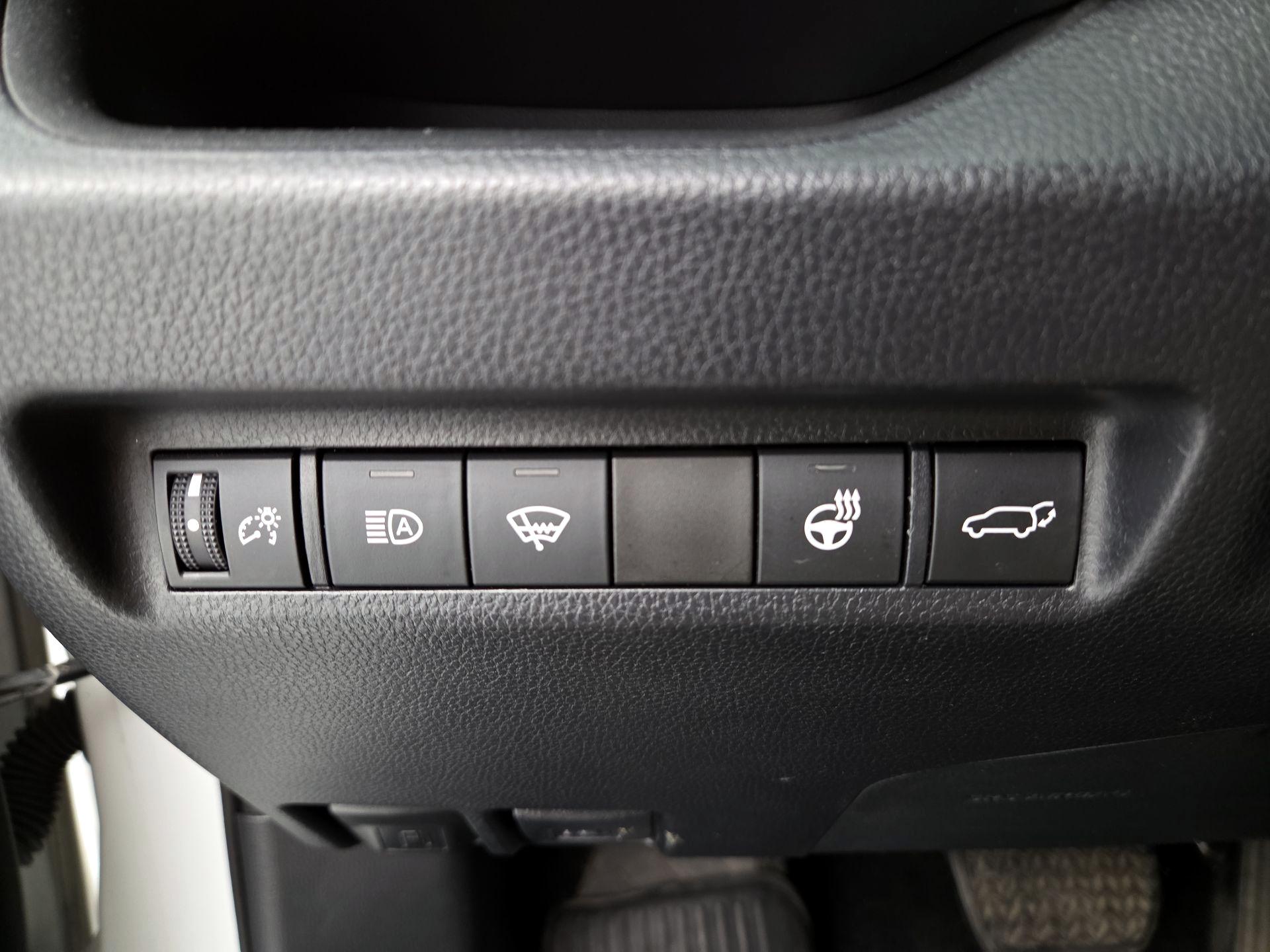 Thumbnail: 2020 Toyota RAV4 - 13