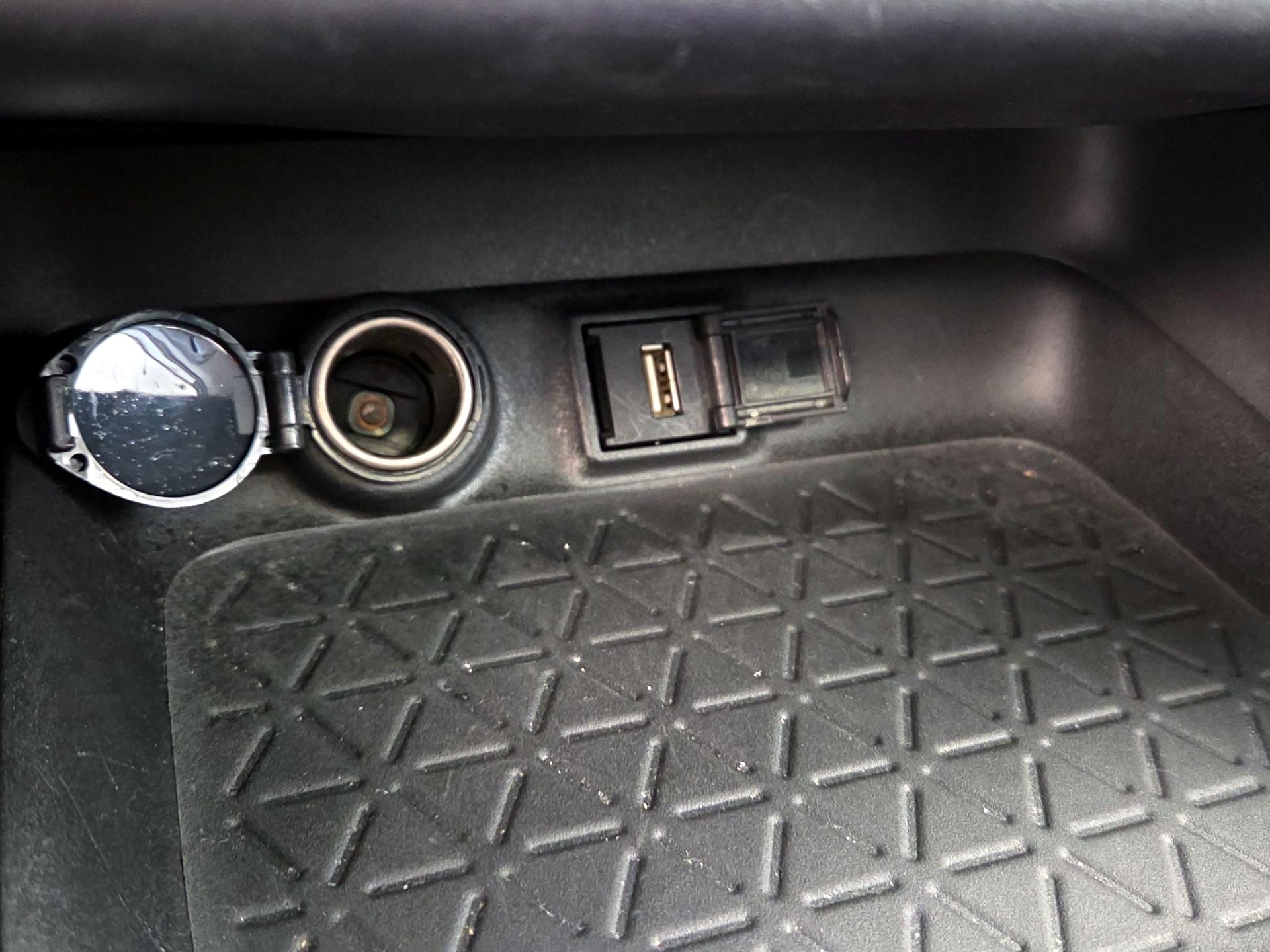 Thumbnail: 2020 Toyota RAV4 - 18