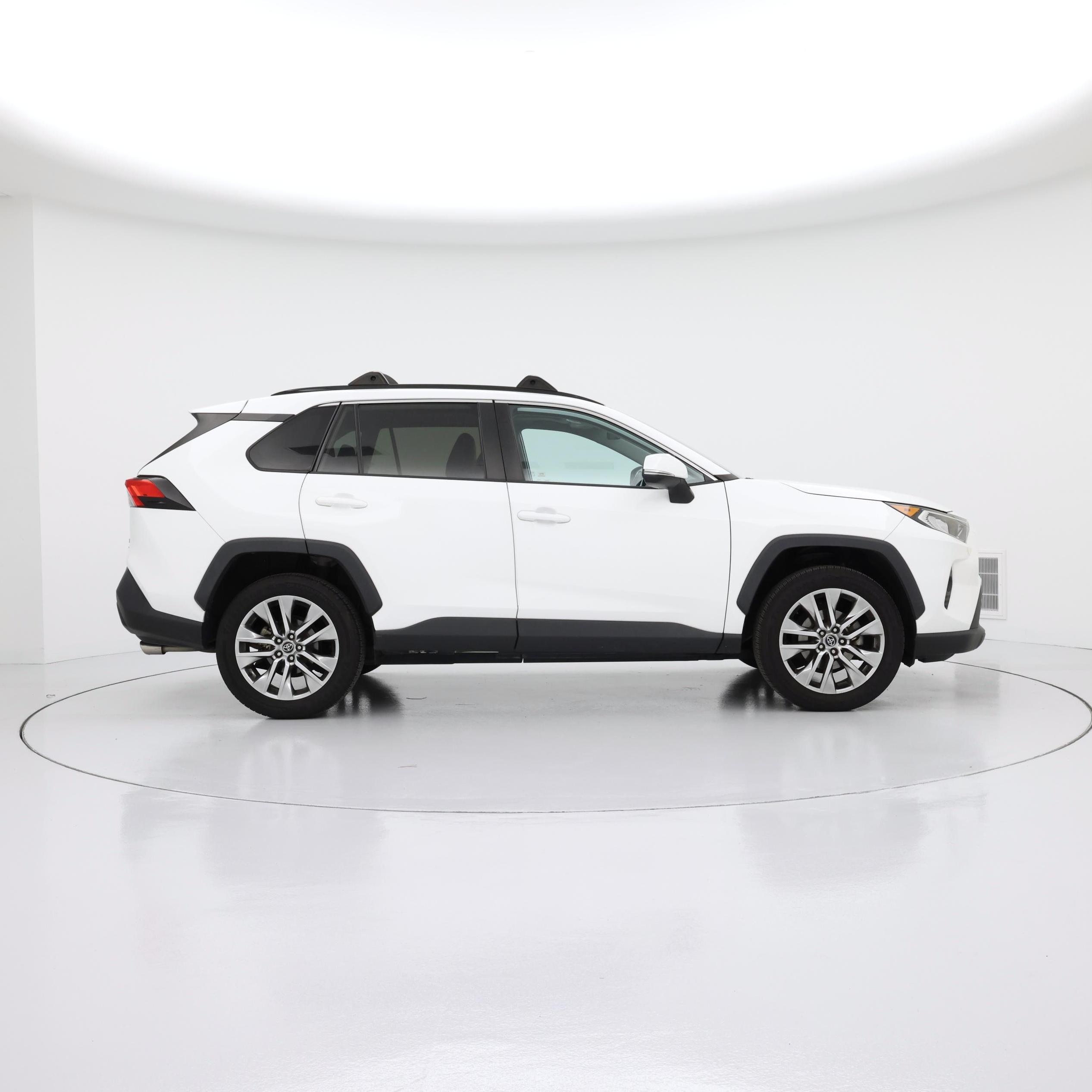 Thumbnail: 2020 Toyota RAV4 - 7