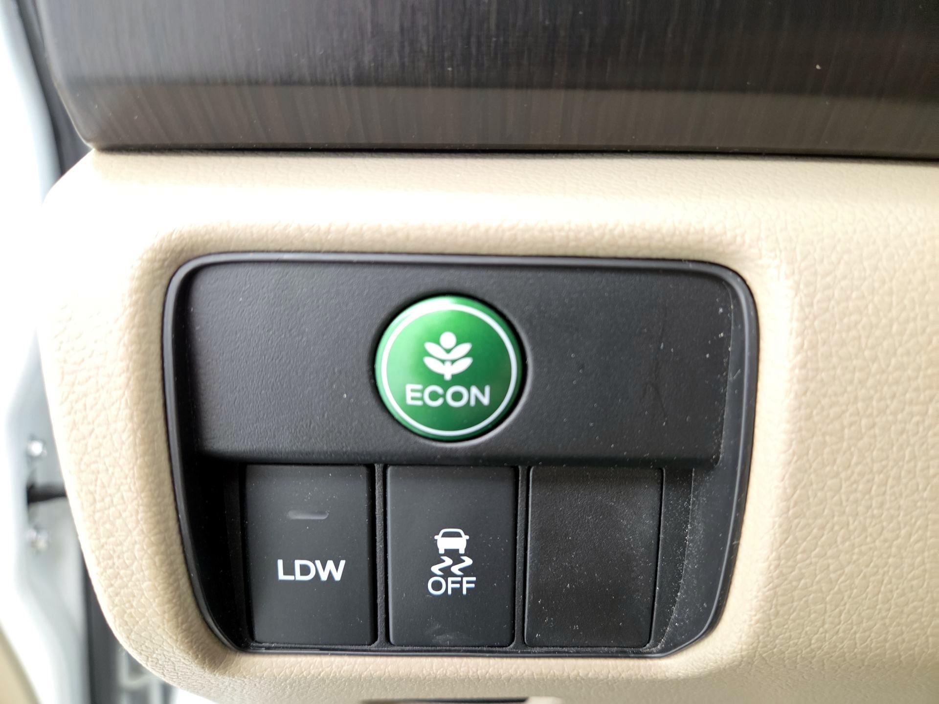 Thumbnail: 2015 Honda Accord - 13