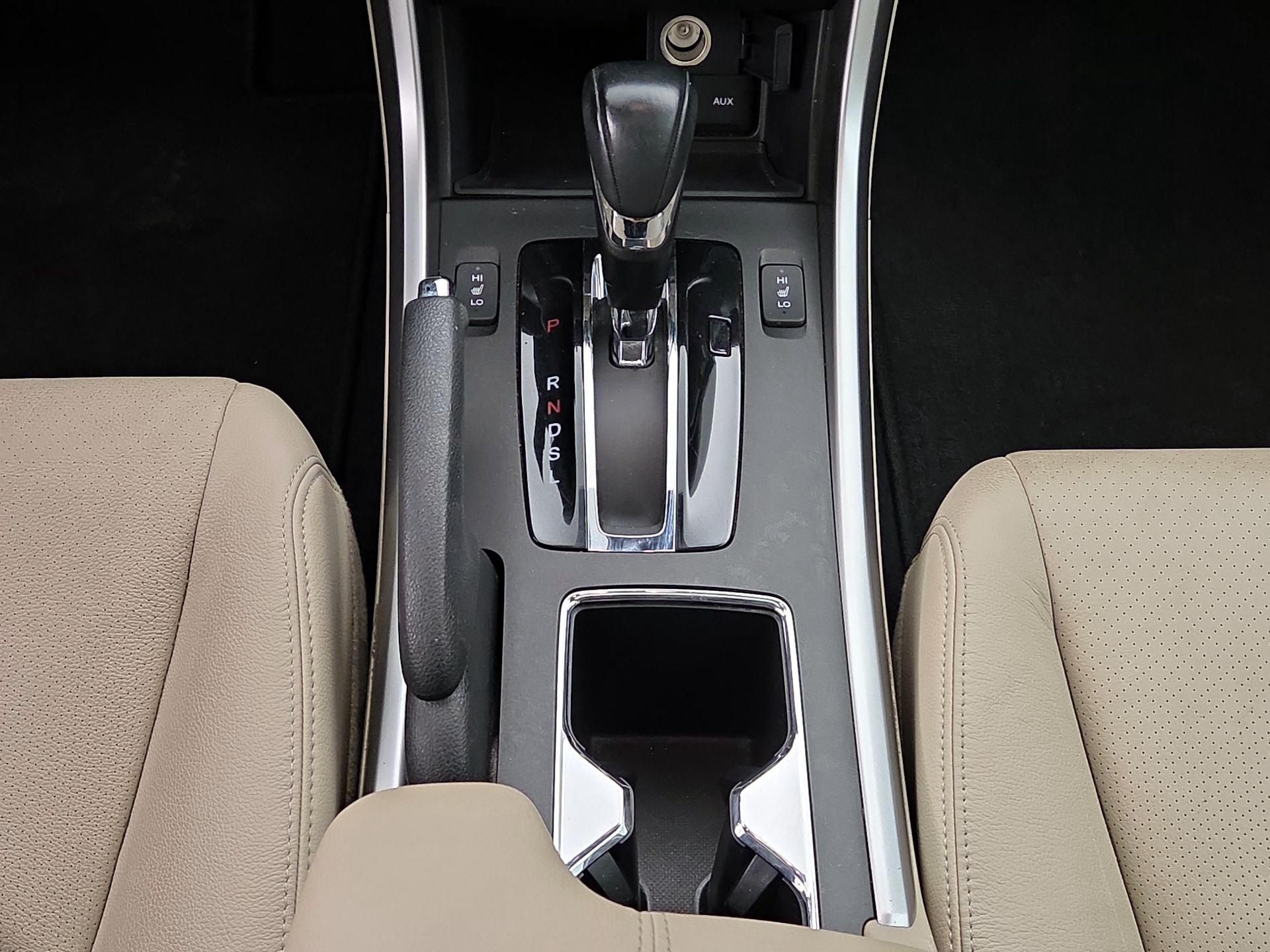 Thumbnail: 2015 Honda Accord - 18