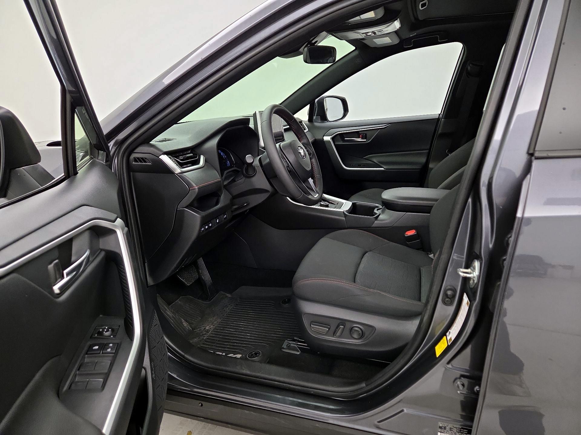 Thumbnail: 2023 Toyota RAV4 - 11