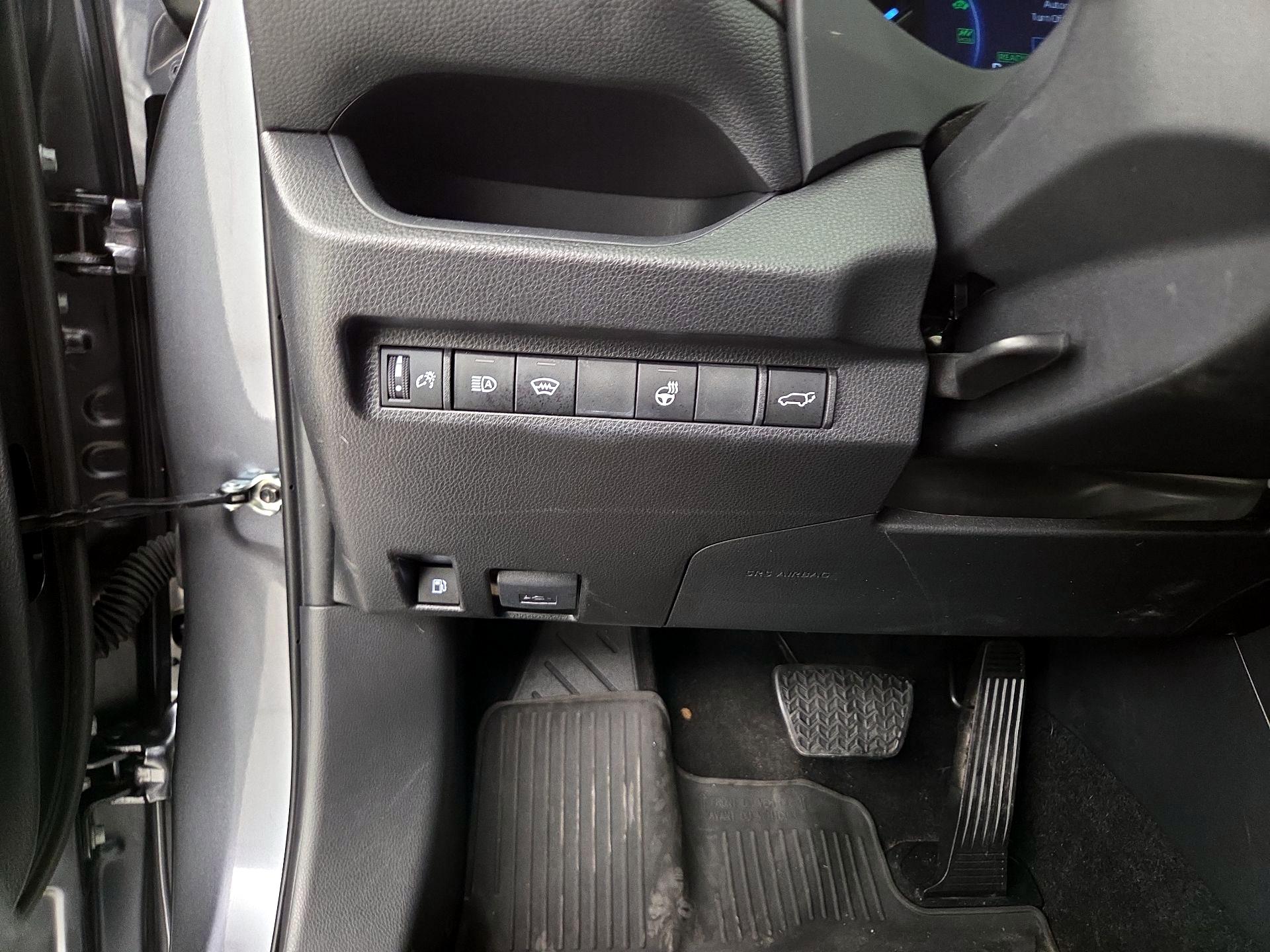 Thumbnail: 2023 Toyota RAV4 - 13