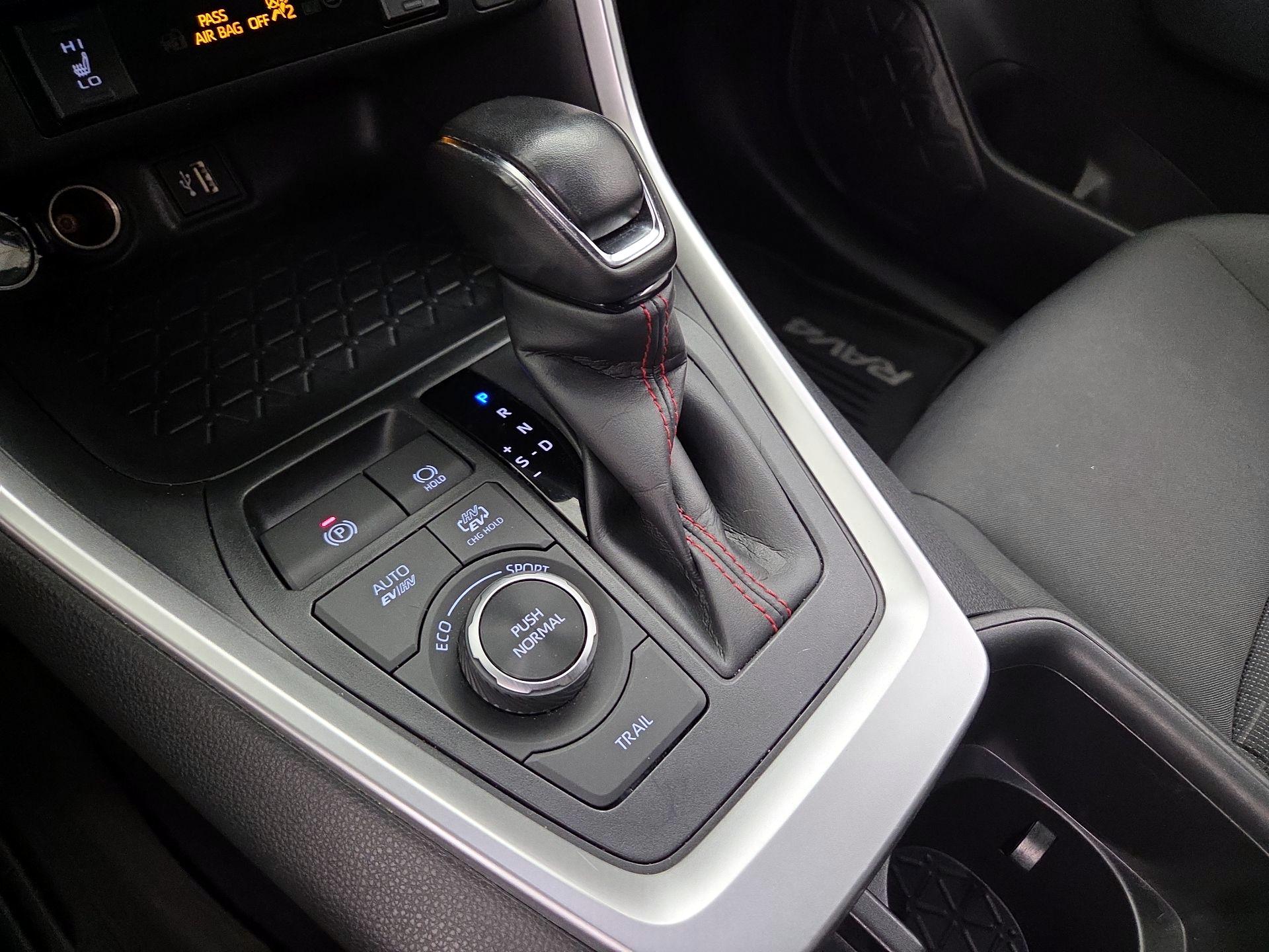 Thumbnail: 2023 Toyota RAV4 - 17