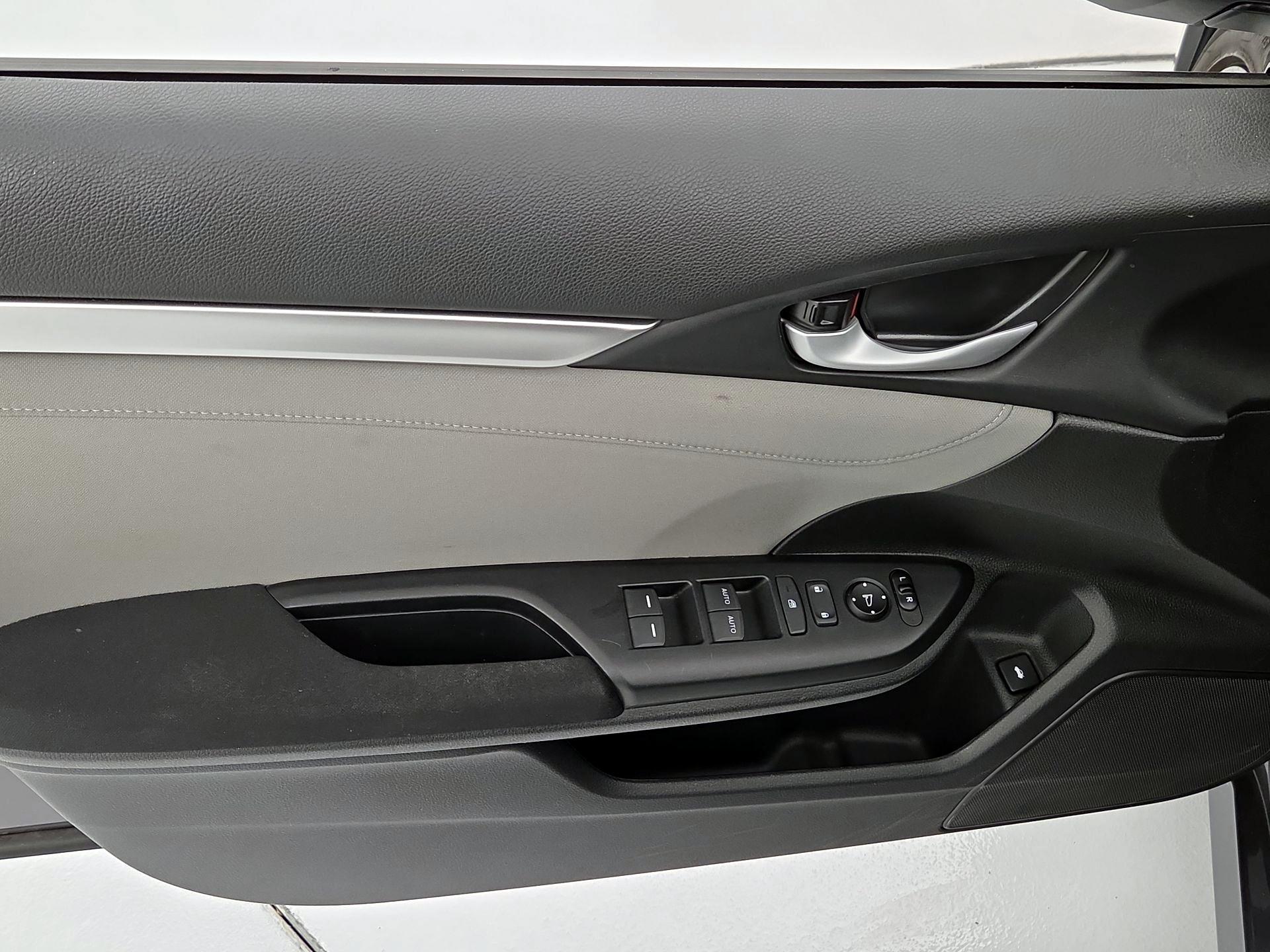 Thumbnail: 2019 Honda Civic - 12