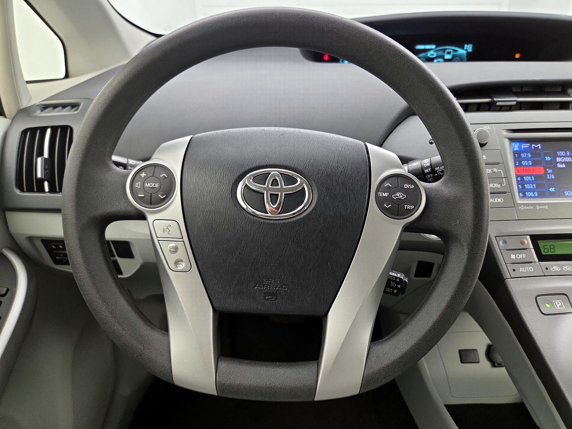 Thumbnail: 2014 Toyota Prius - 10