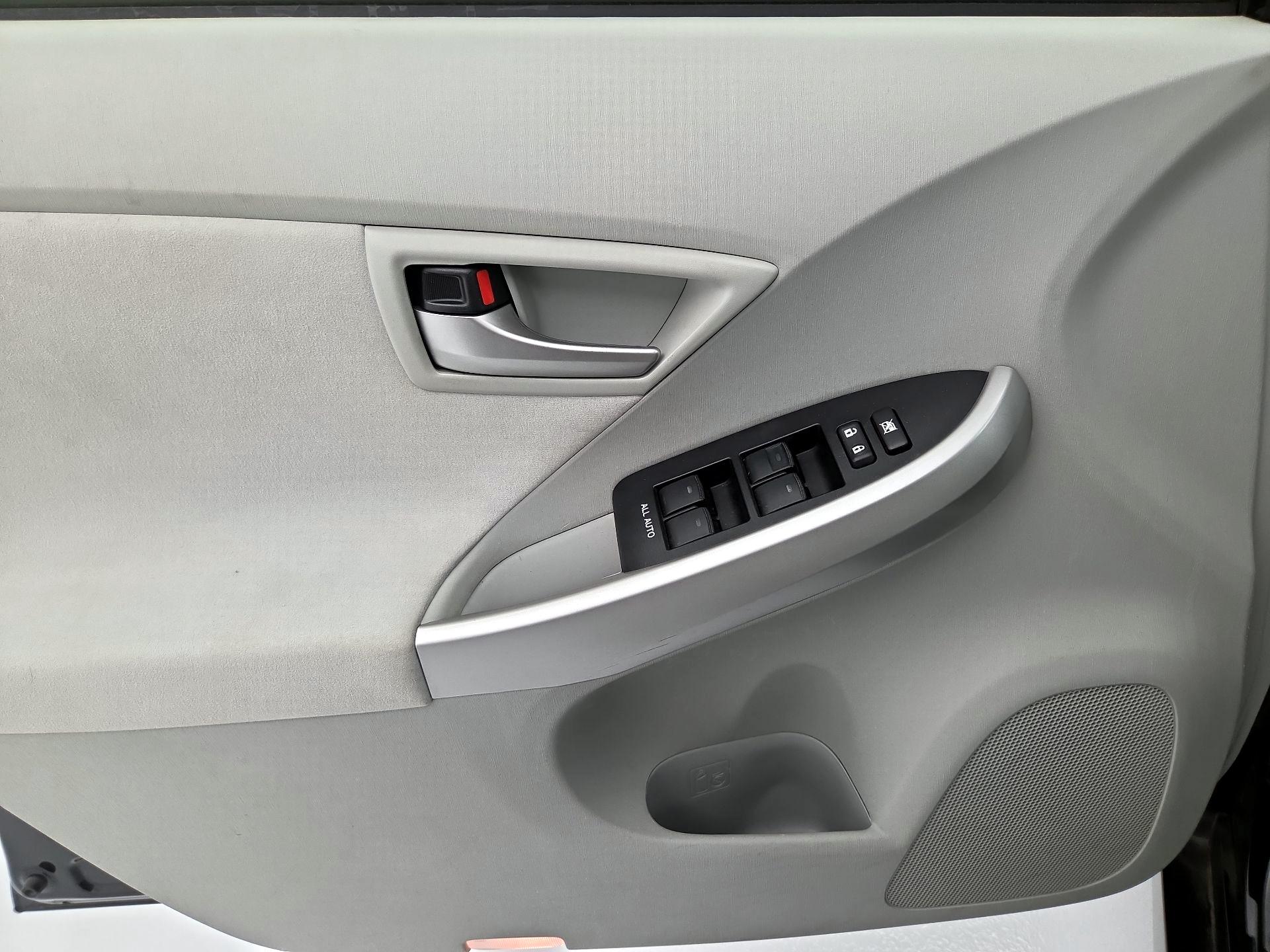 Thumbnail: 2014 Toyota Prius - 12