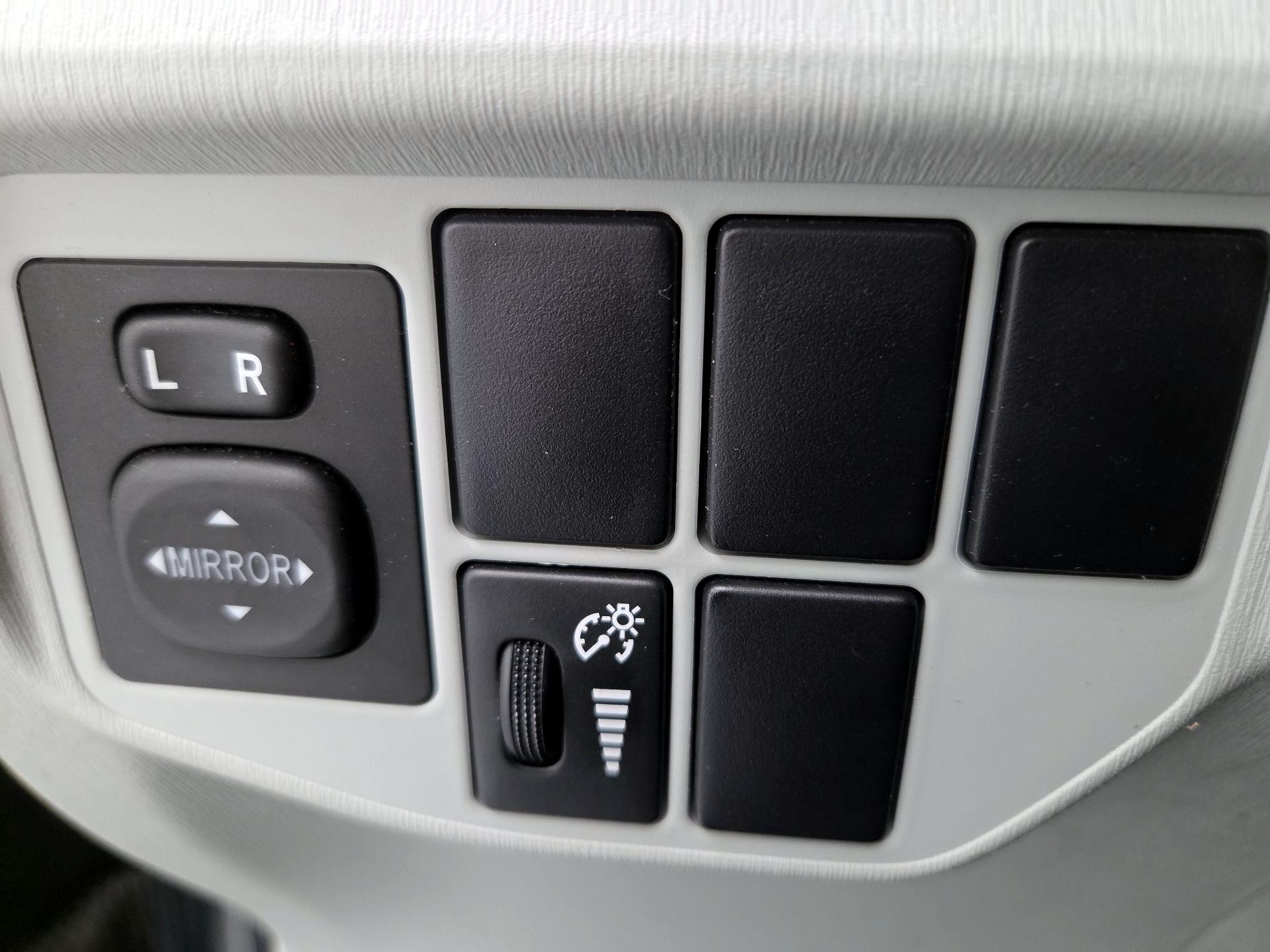 Thumbnail: 2014 Toyota Prius - 13