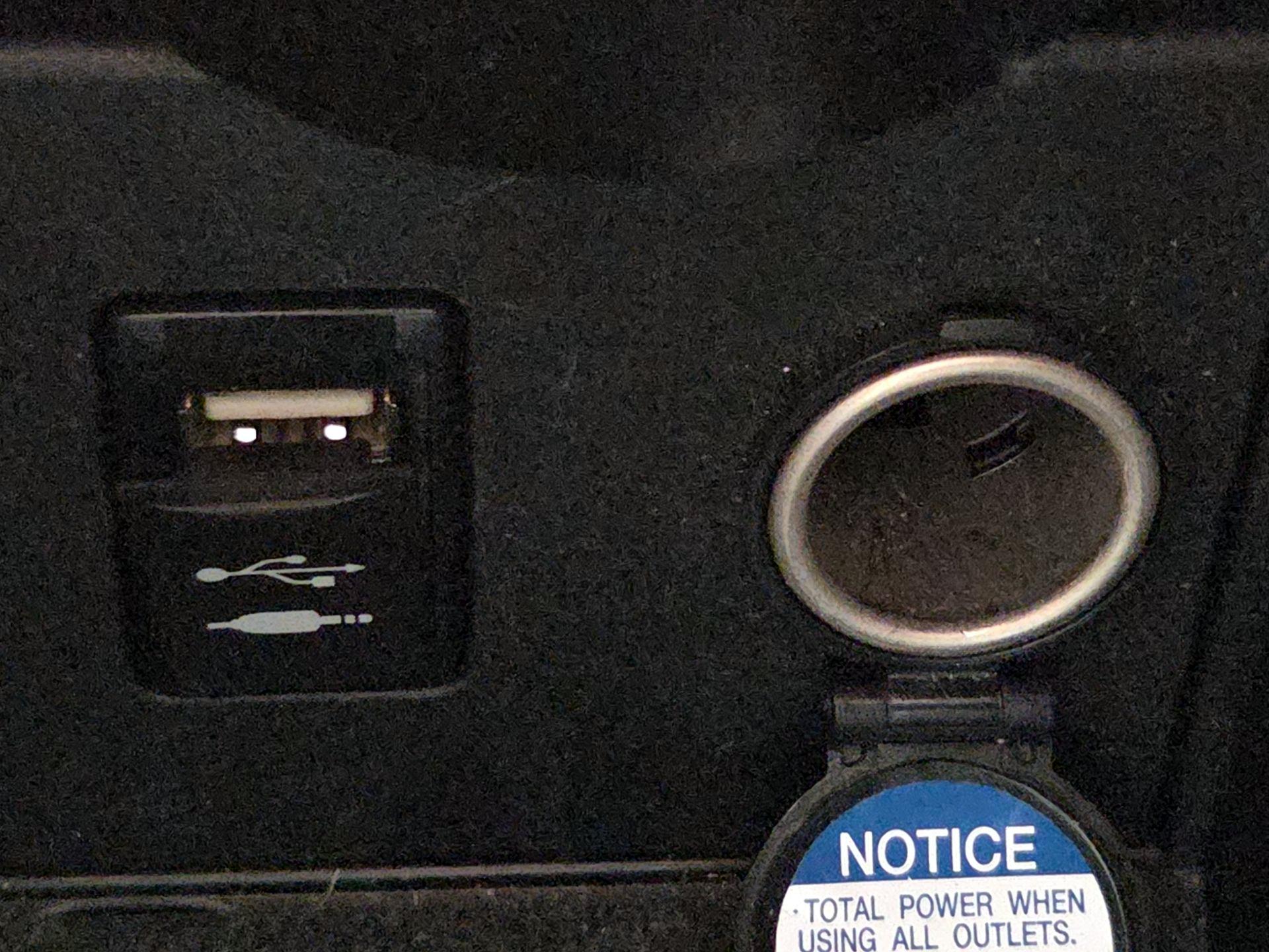 Thumbnail: 2014 Toyota Prius - 18