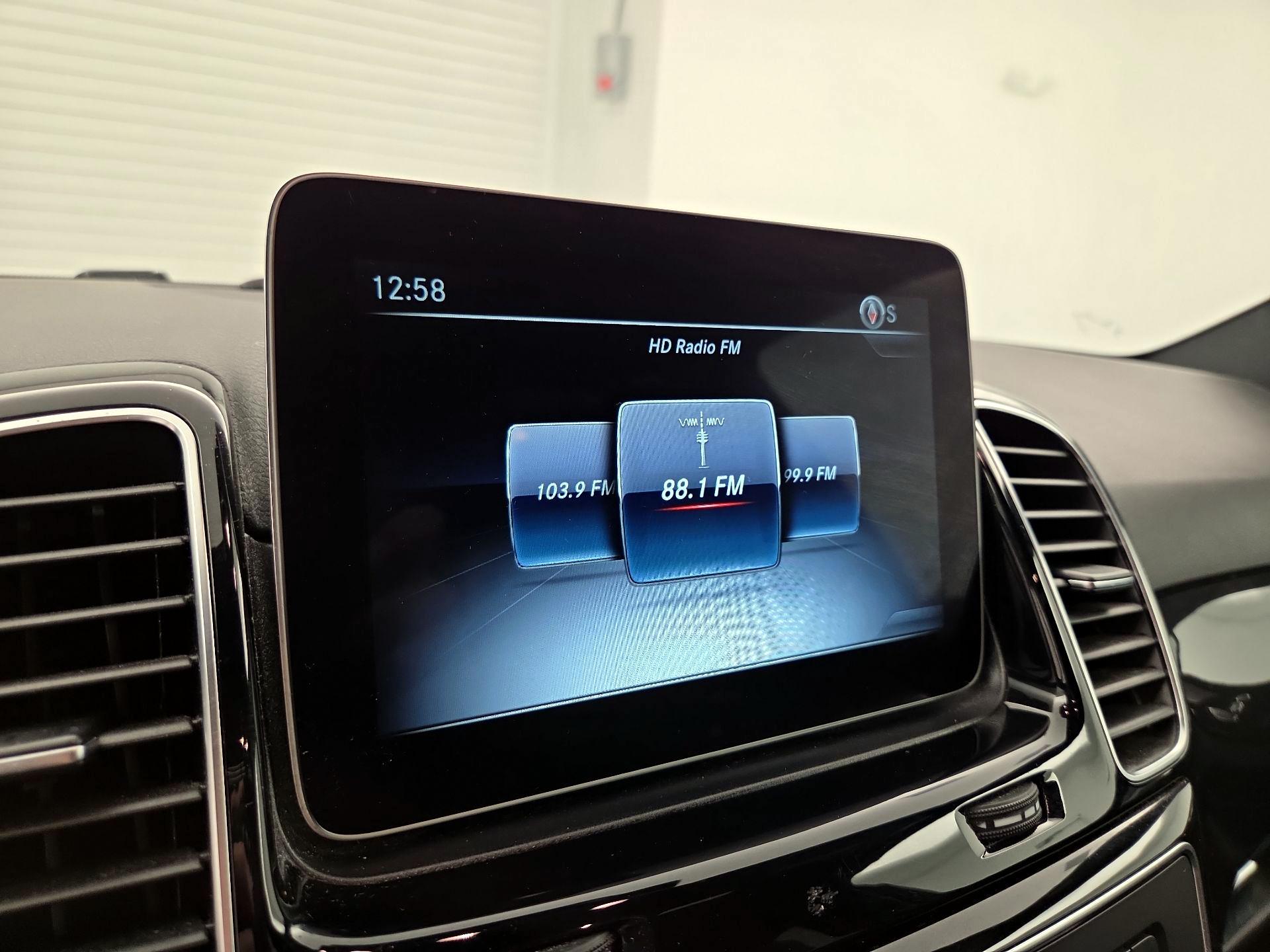 Thumbnail: 2019 Mercedes-Benz GLE - 16