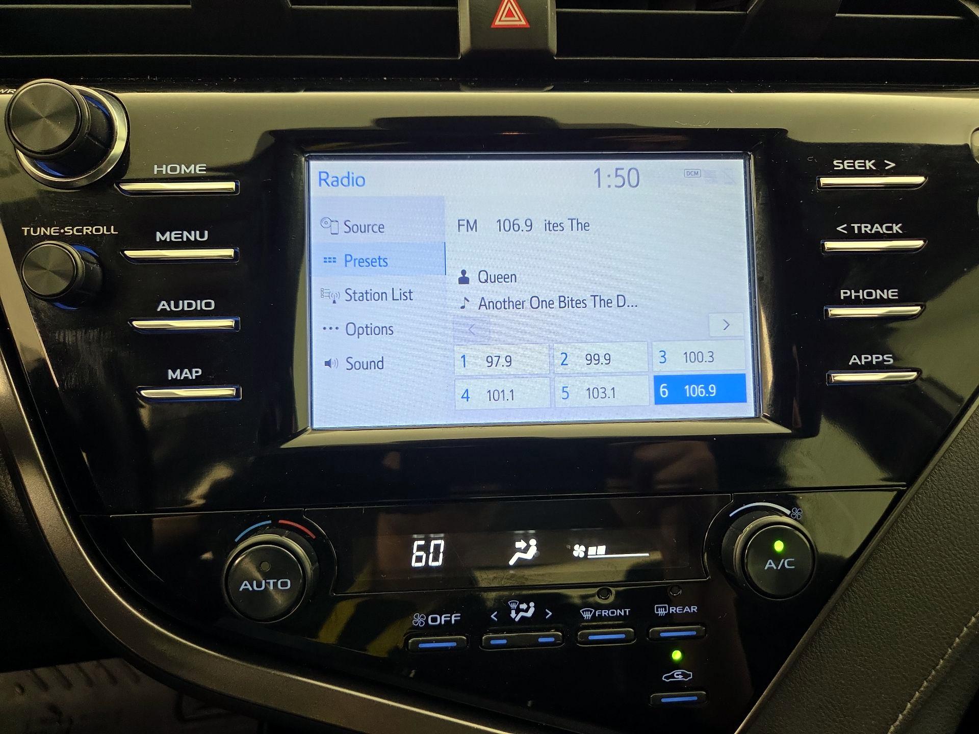 Thumbnail: 2019 Toyota Camry - 16