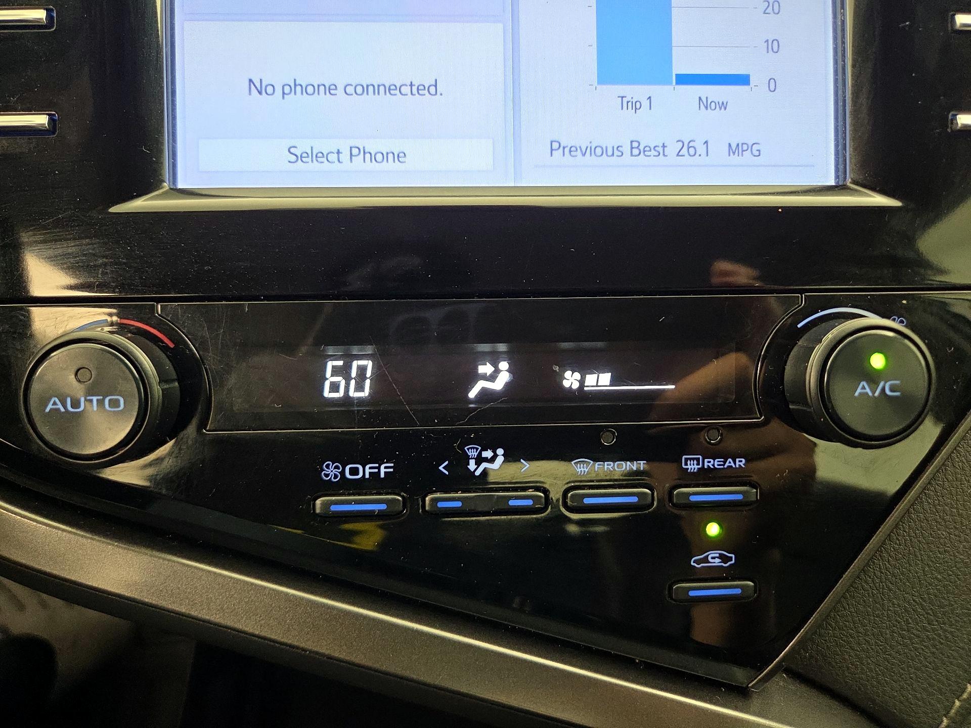 Thumbnail: 2019 Toyota Camry - 17