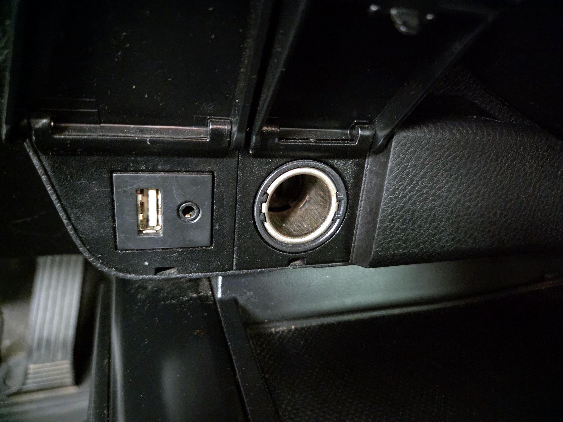 Thumbnail: 2019 Toyota Camry - 19