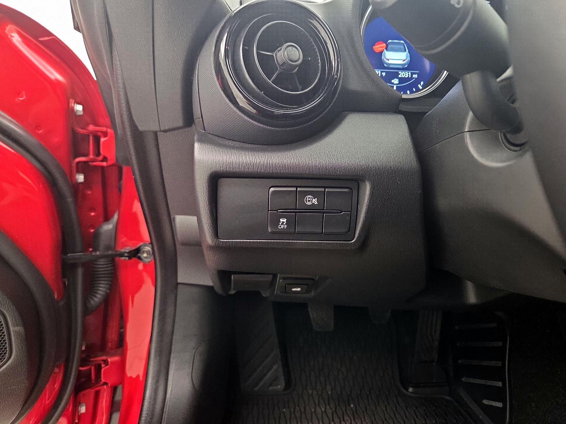 Thumbnail: 2025 Mazda MX-5 Miata - 13