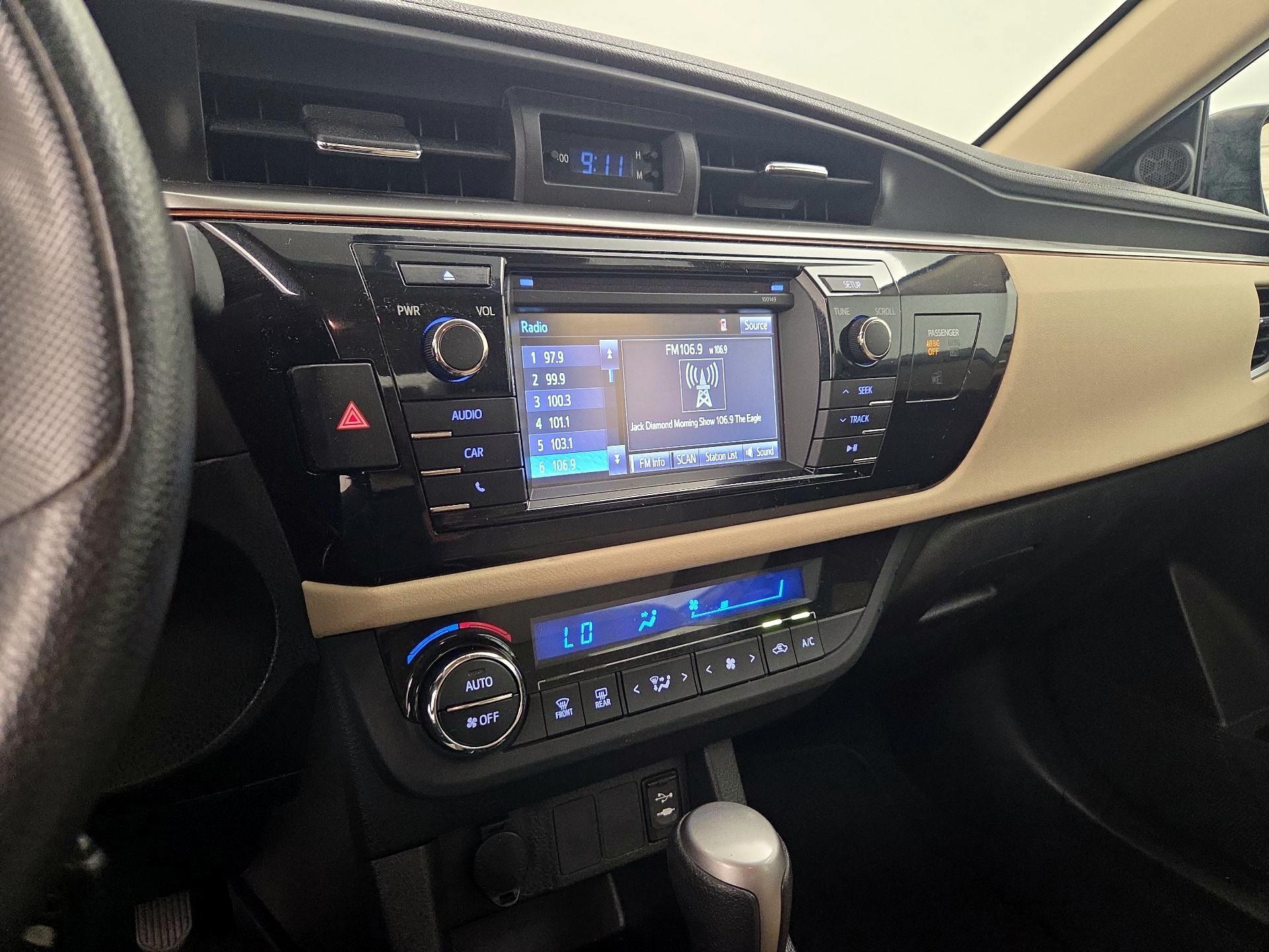 Thumbnail: 2015 Toyota Corolla - 15