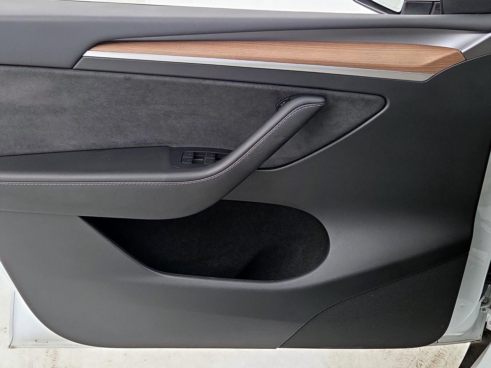 Thumbnail: 2023 Tesla Model Y - 12