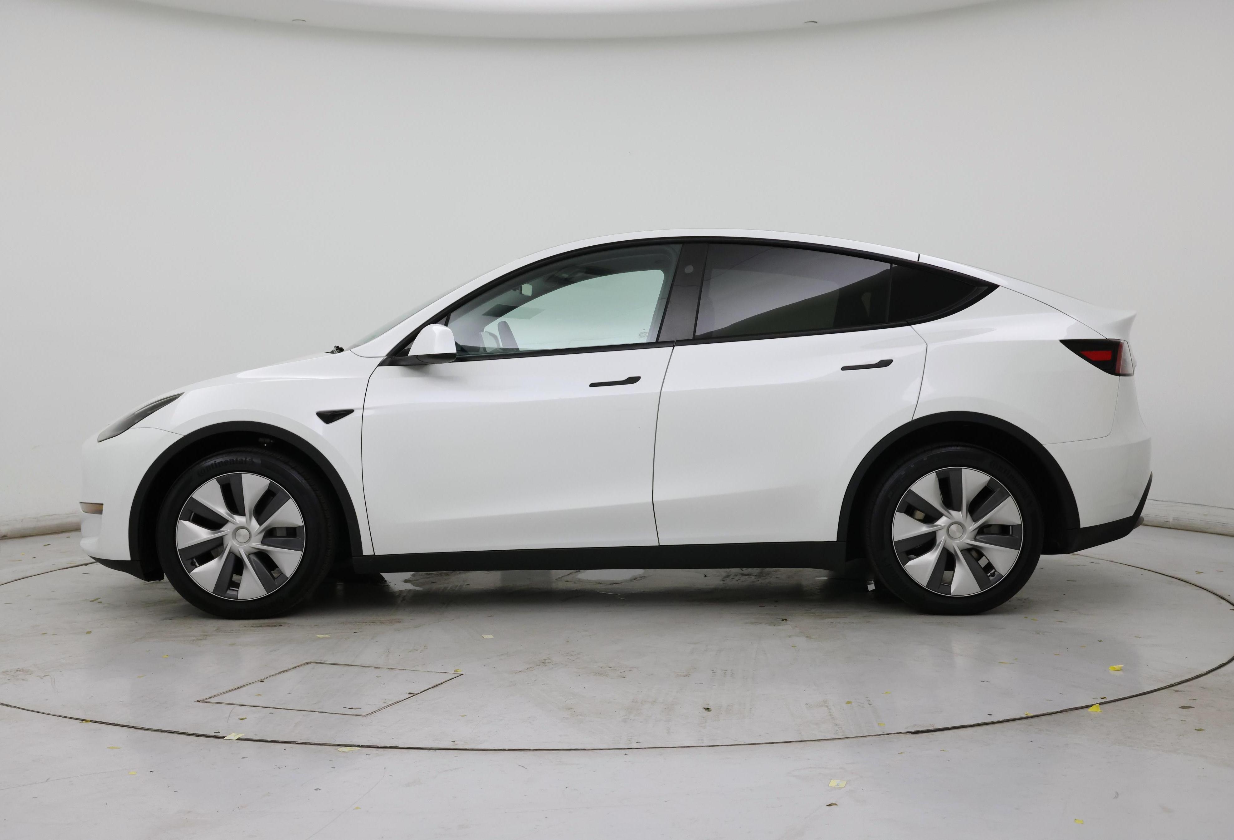 Thumbnail: 2023 Tesla Model Y - 3