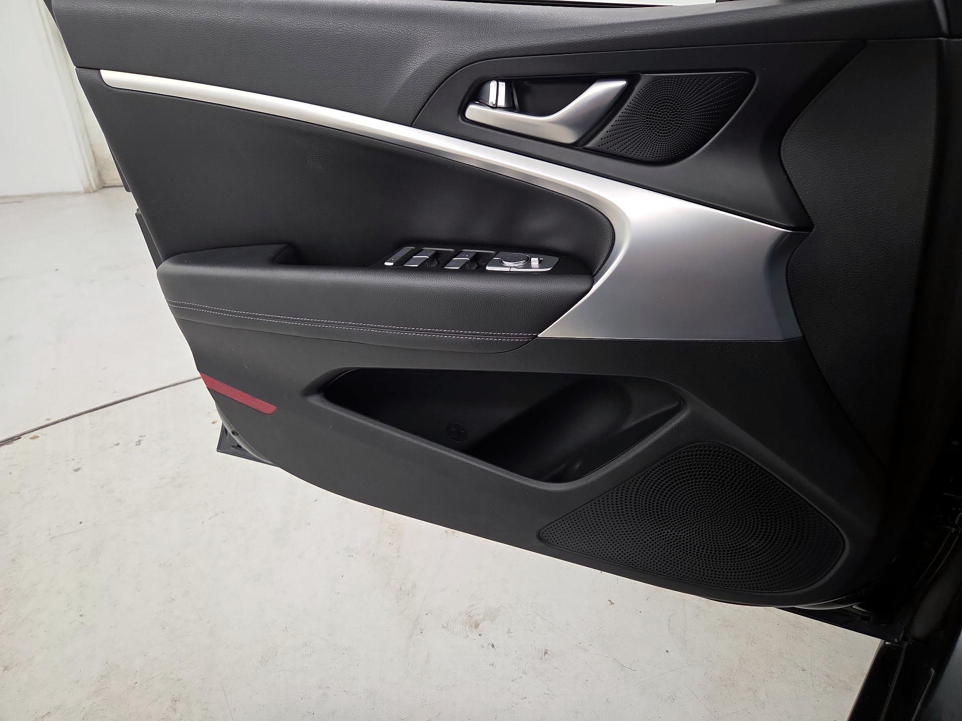 Thumbnail: 2023 Genesis G70 - 10