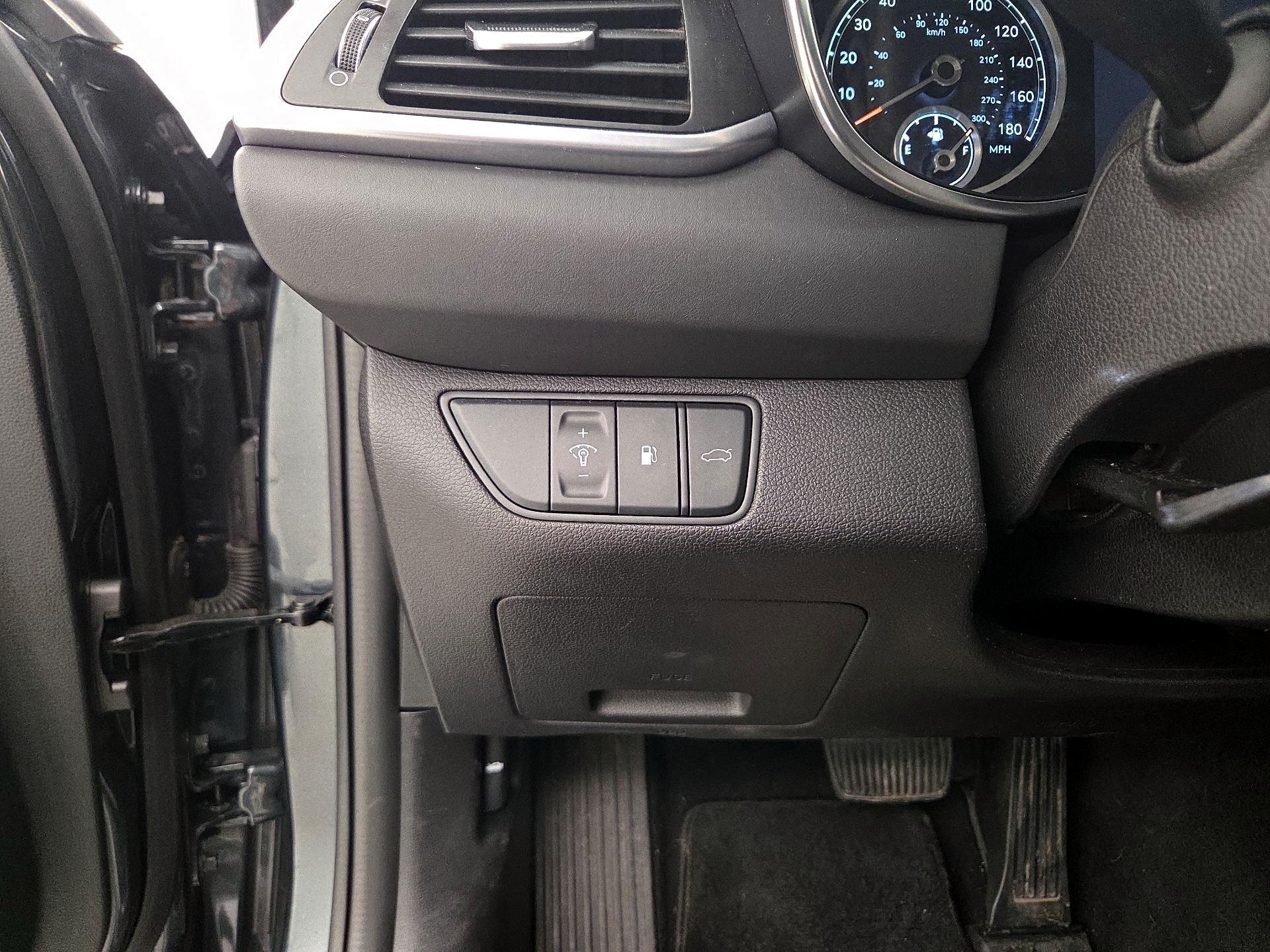 Thumbnail: 2023 Genesis G70 - 11