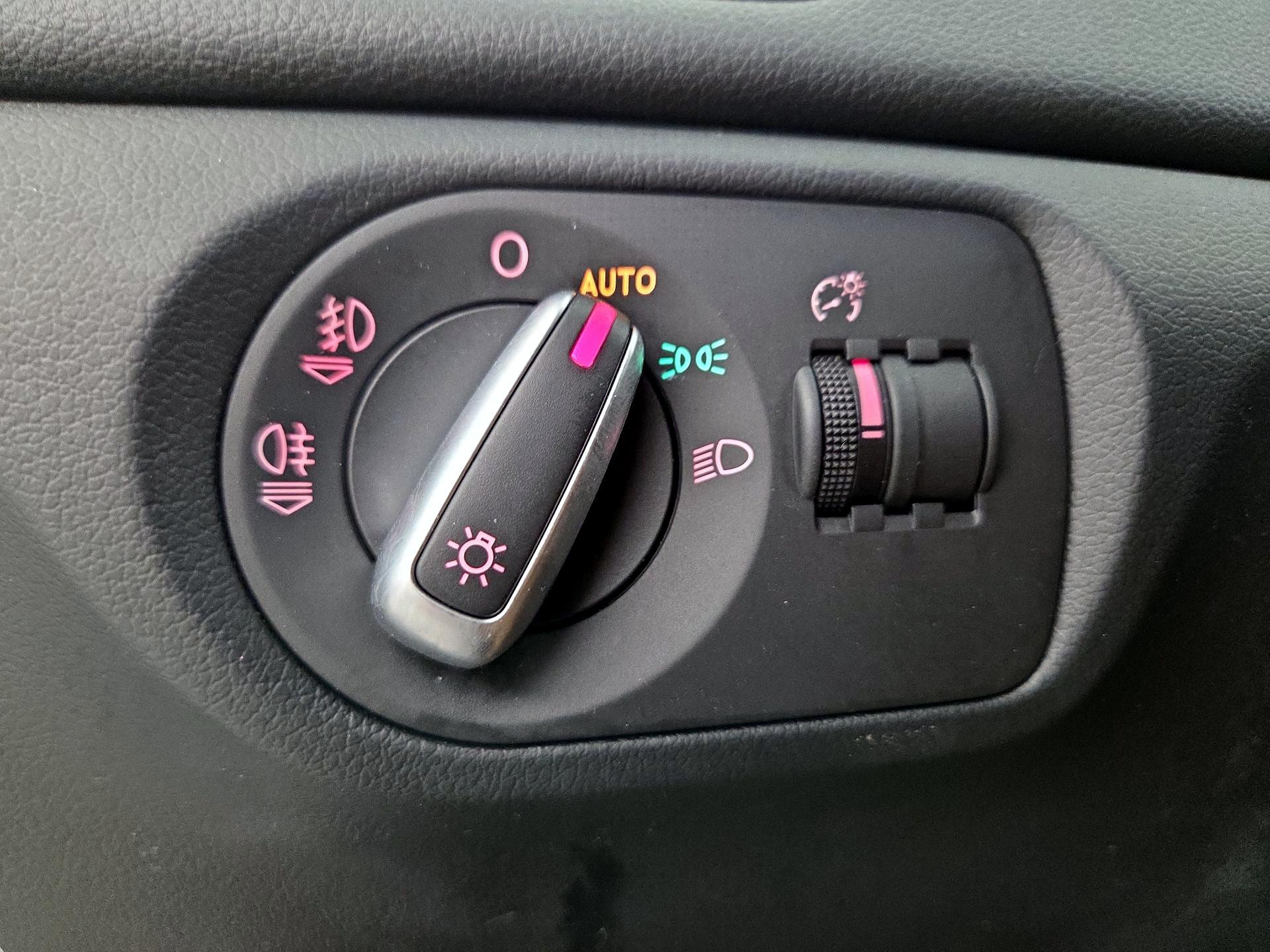 Thumbnail: 2015 Audi Q3 - 11