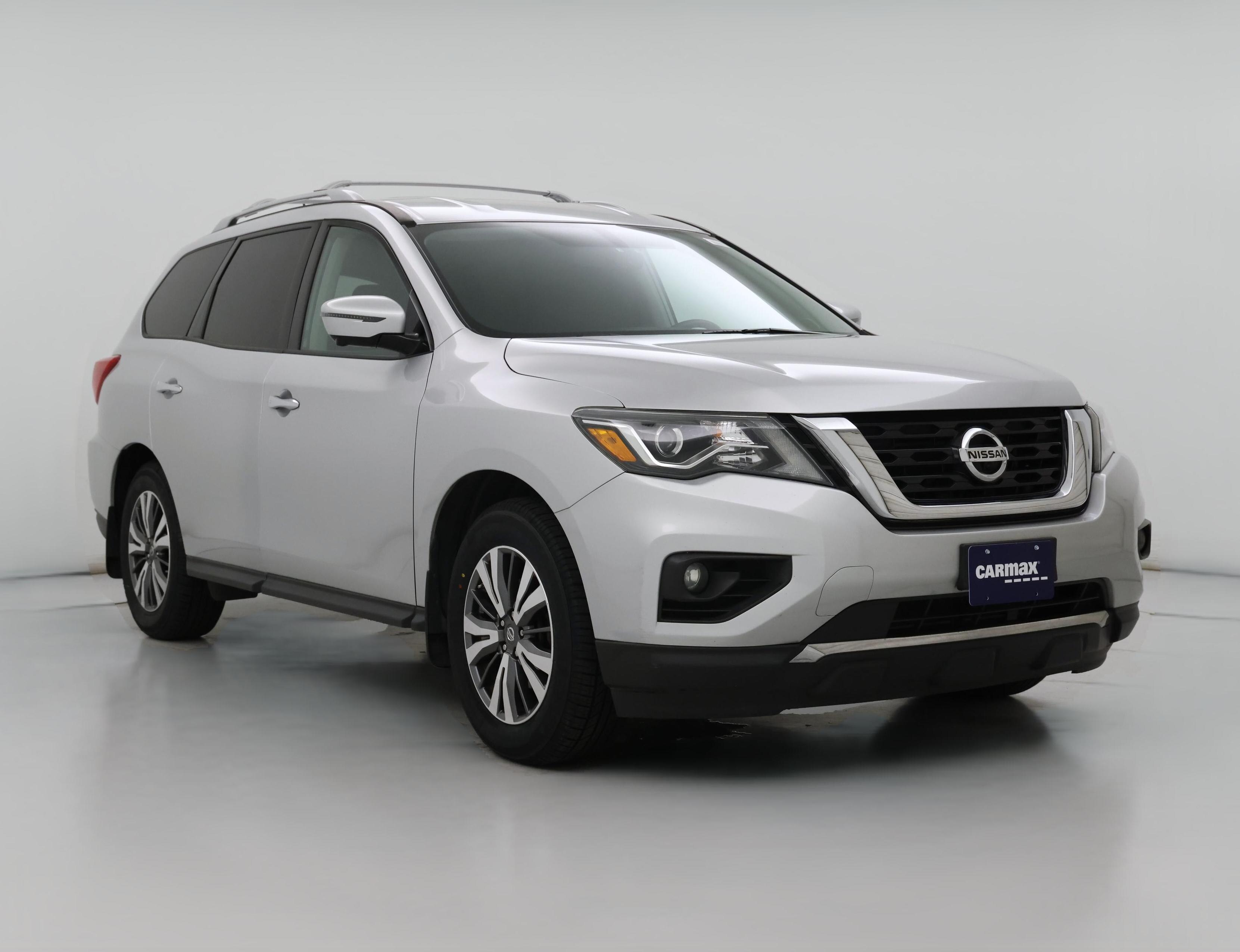 Thumbnail: 2017 Nissan Pathfinder - 1