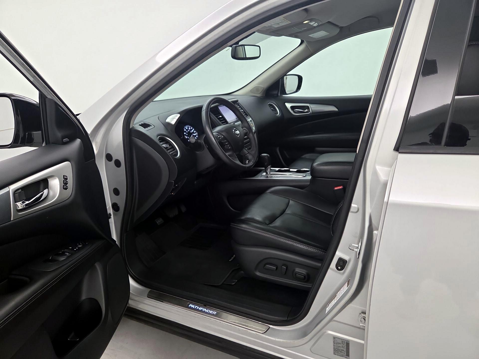 Thumbnail: 2017 Nissan Pathfinder - 11