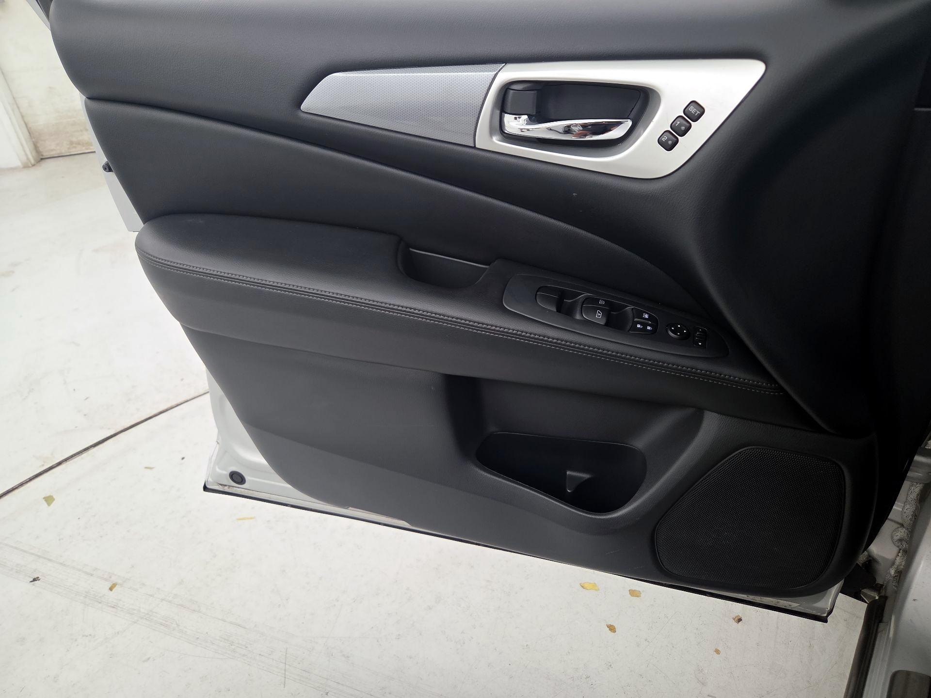 Thumbnail: 2017 Nissan Pathfinder - 12