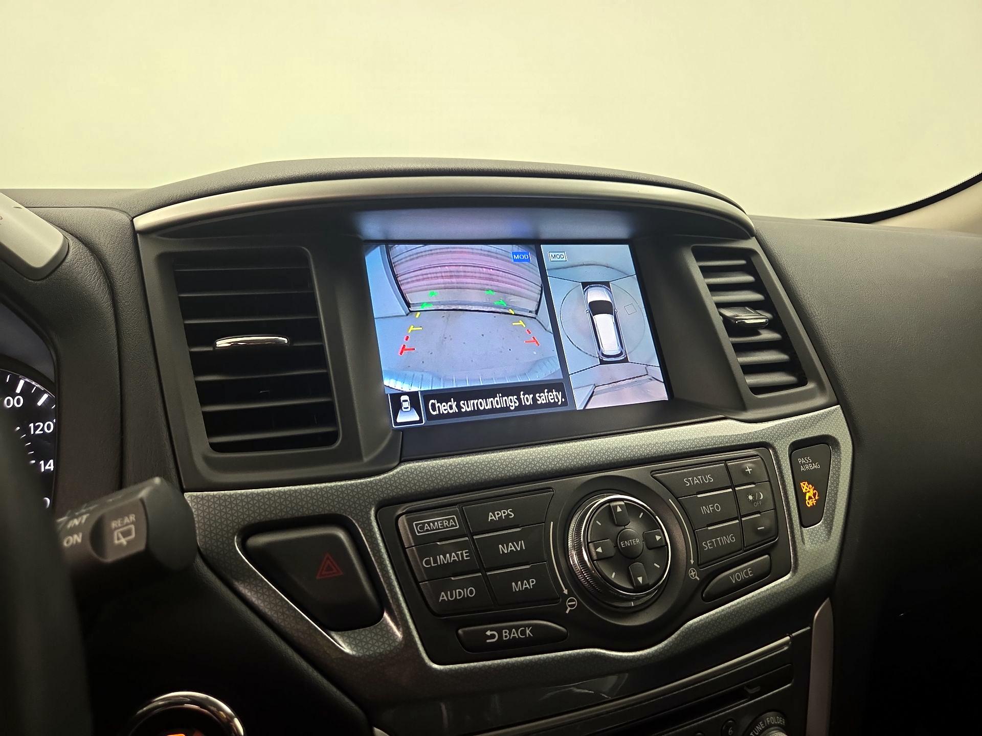 Thumbnail: 2017 Nissan Pathfinder - 15