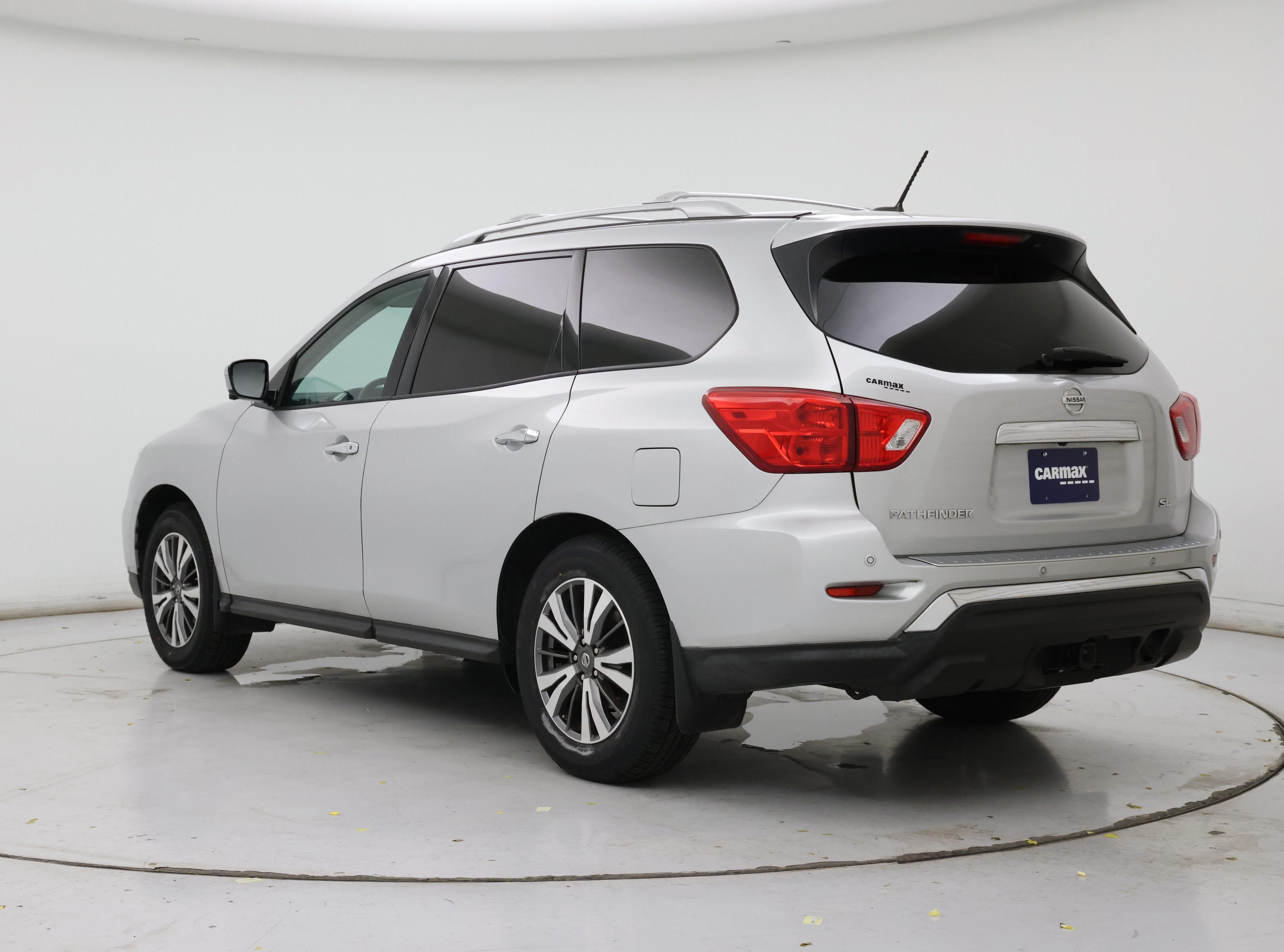 Thumbnail: 2017 Nissan Pathfinder - 2