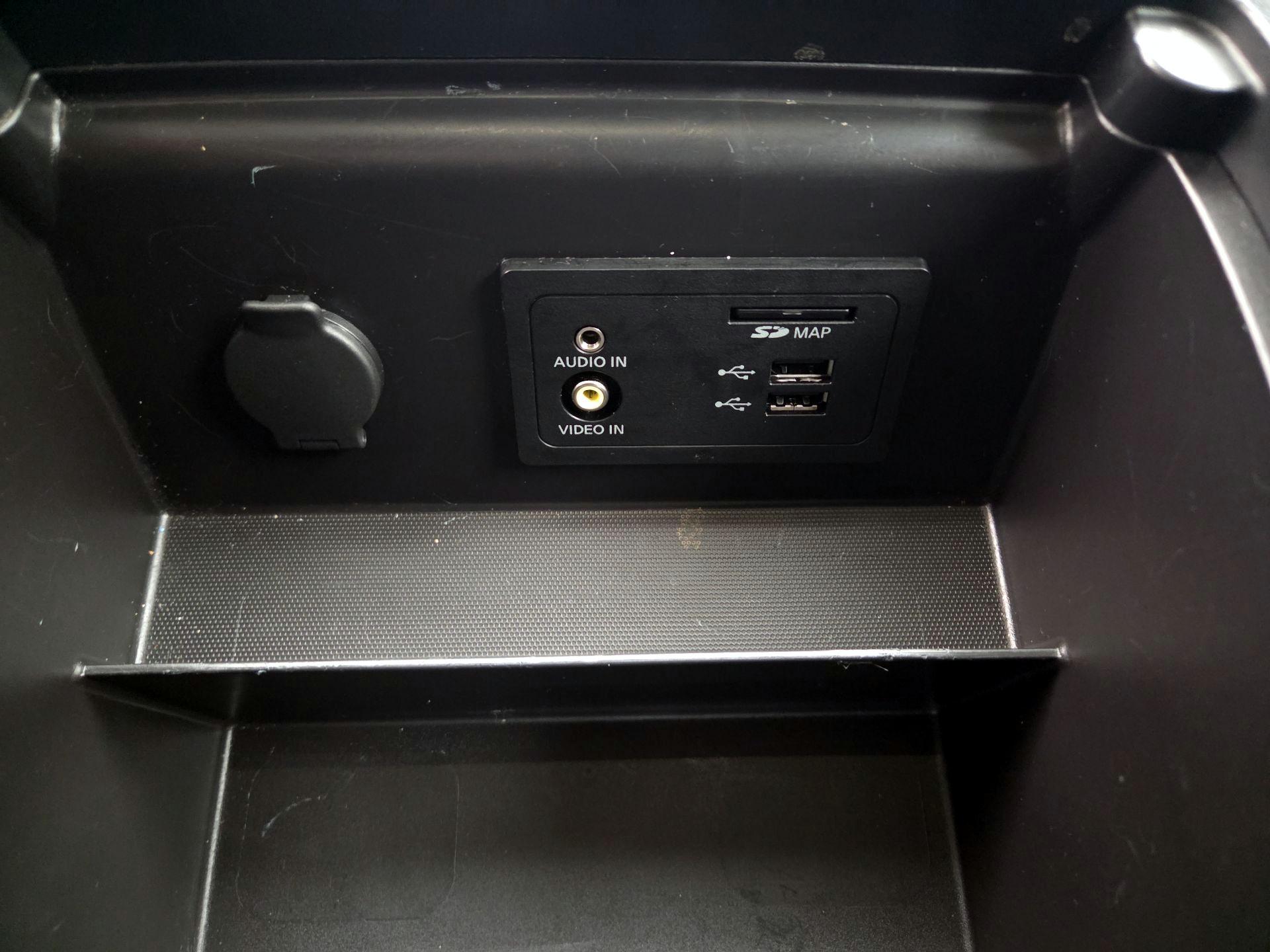 Thumbnail: 2017 Nissan Pathfinder - 19