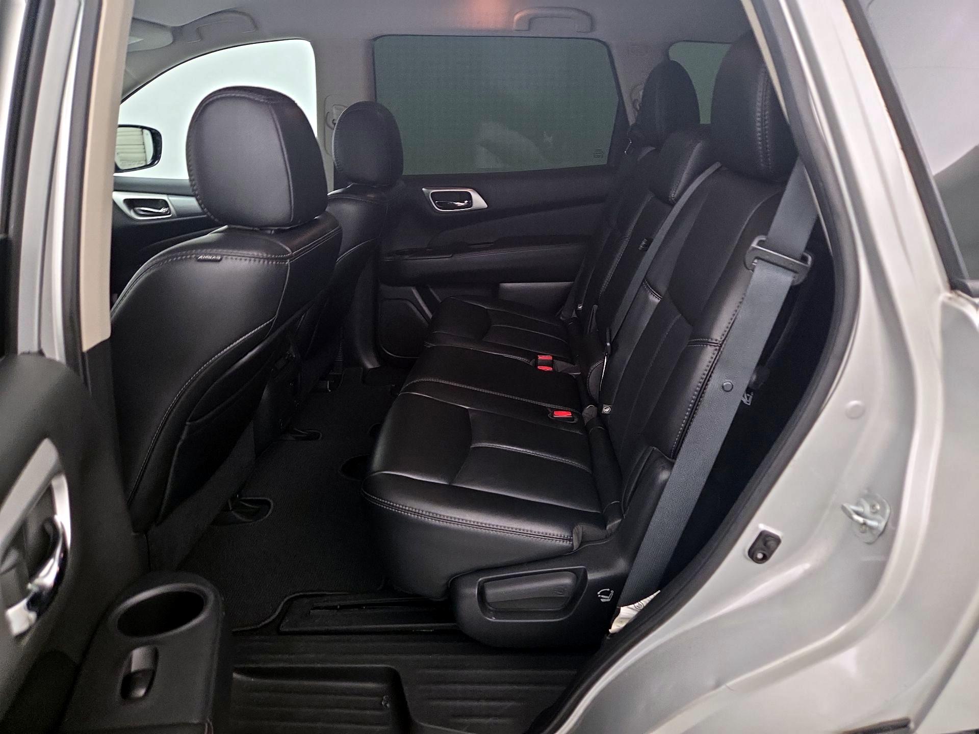 Thumbnail: 2017 Nissan Pathfinder - 20