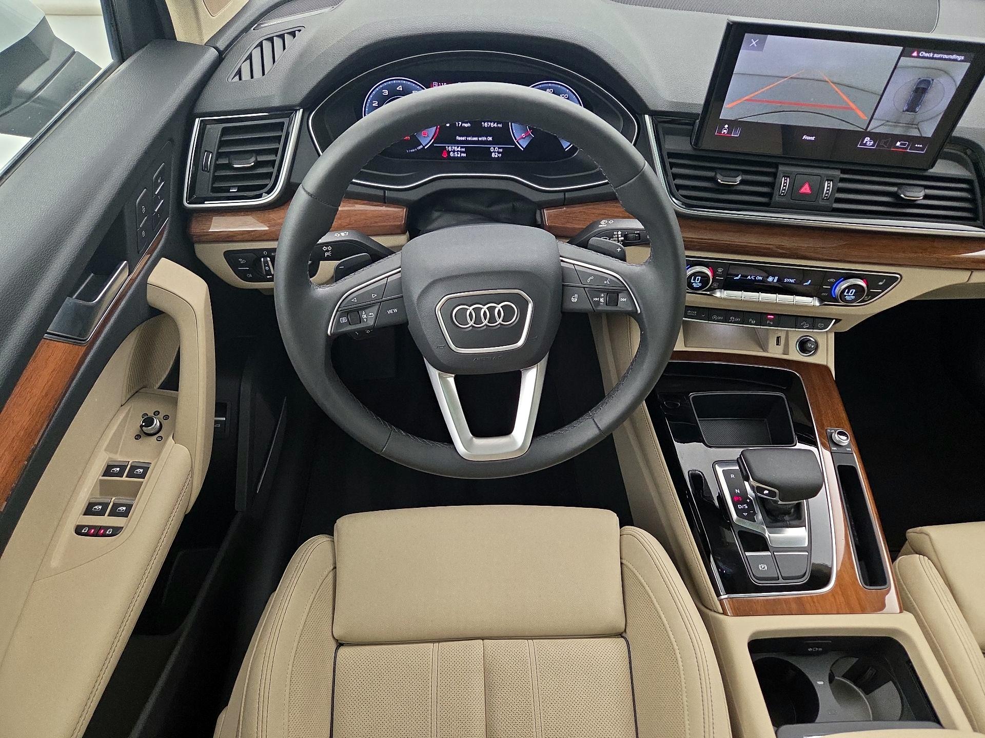 Thumbnail: 2023 Audi Q5 - 10