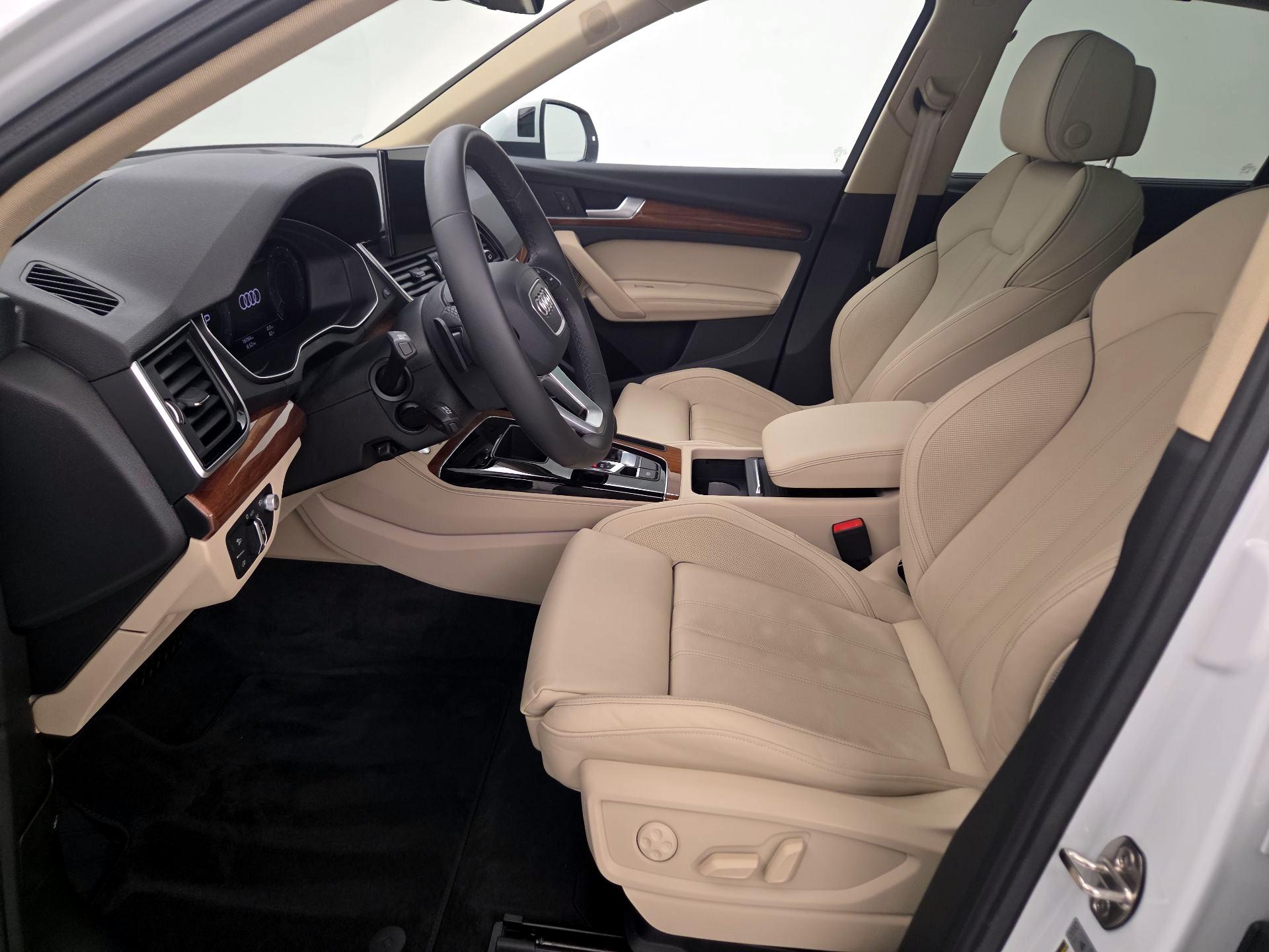 Thumbnail: 2023 Audi Q5 - 11