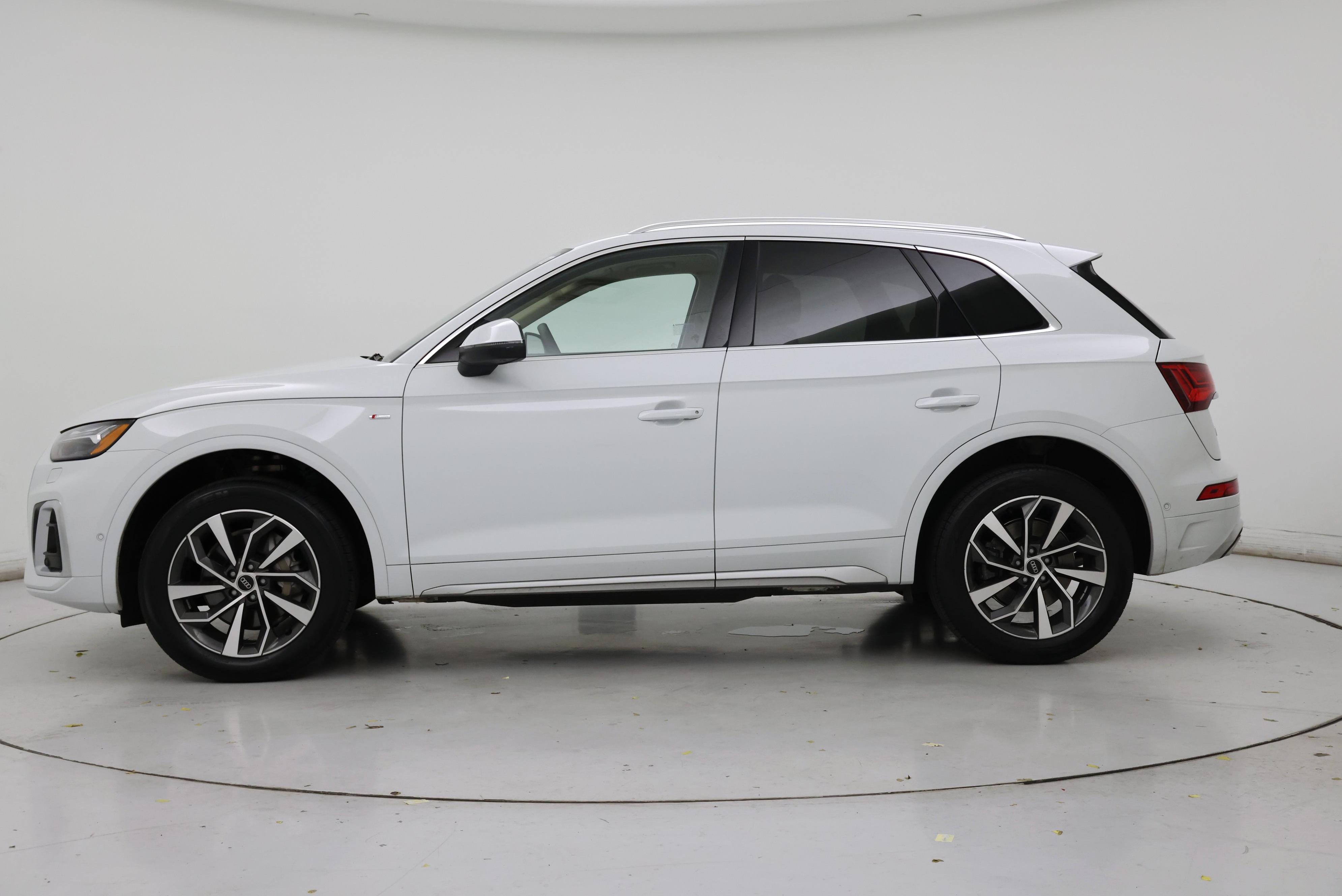 Thumbnail: 2023 Audi Q5 - 3