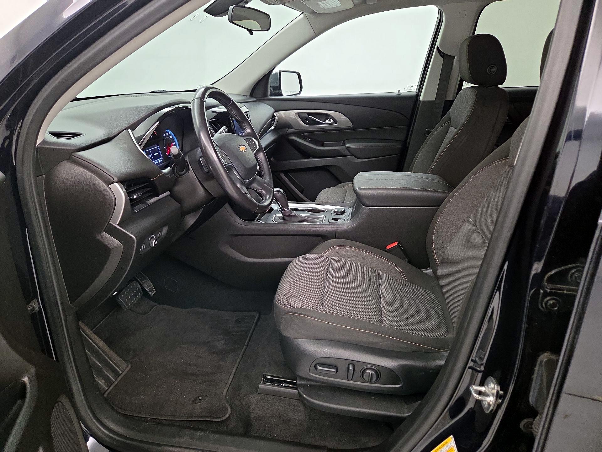 Thumbnail: 2020 Chevrolet Traverse - 11