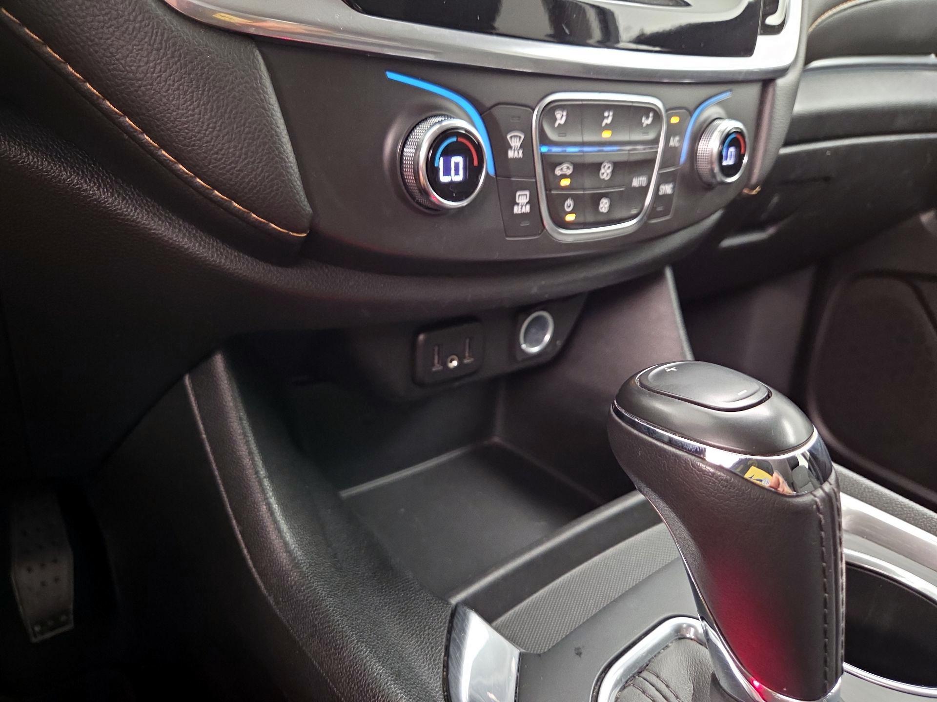 Thumbnail: 2020 Chevrolet Traverse - 18