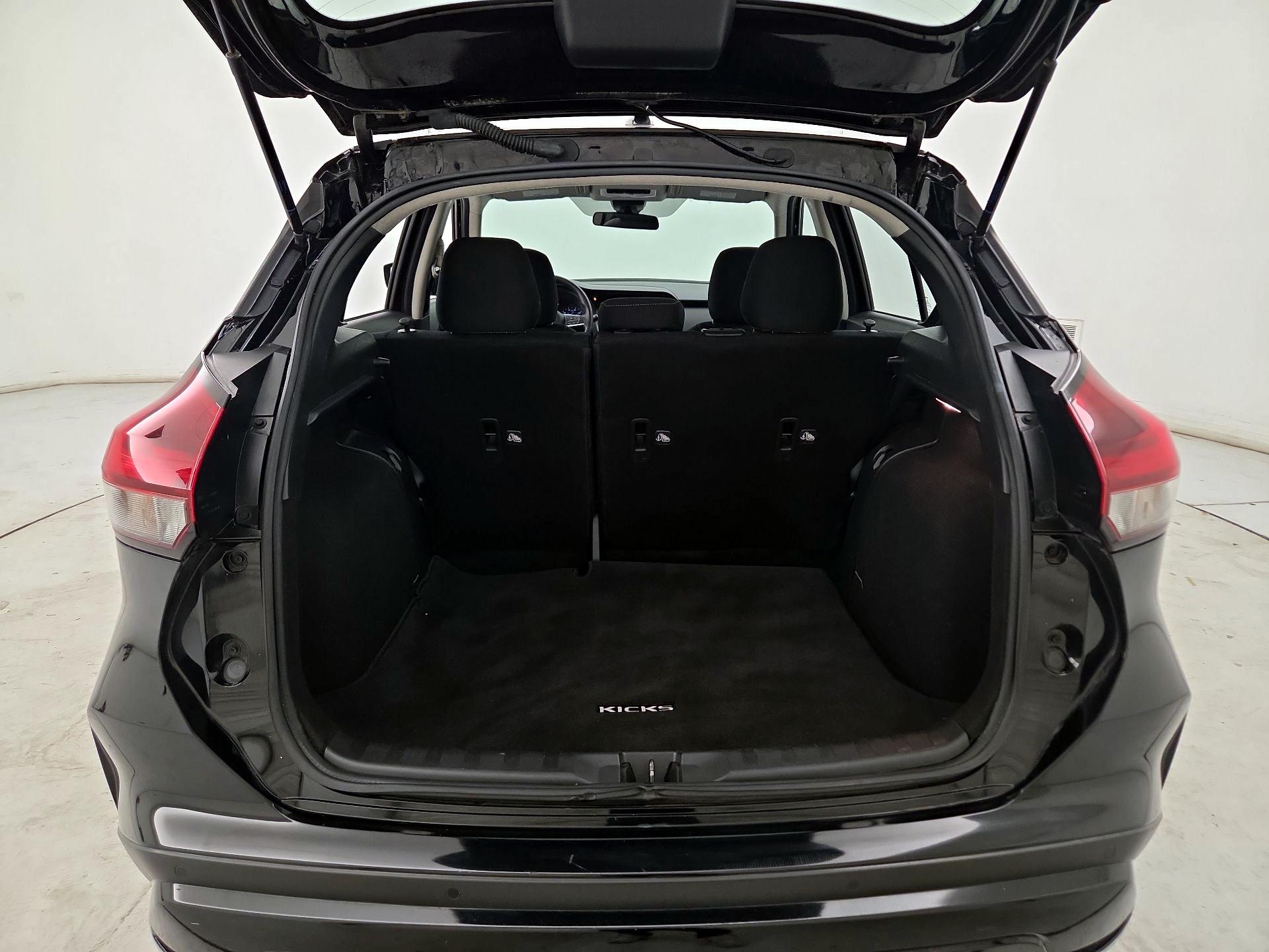 Thumbnail: 2022 Nissan Kicks - 17