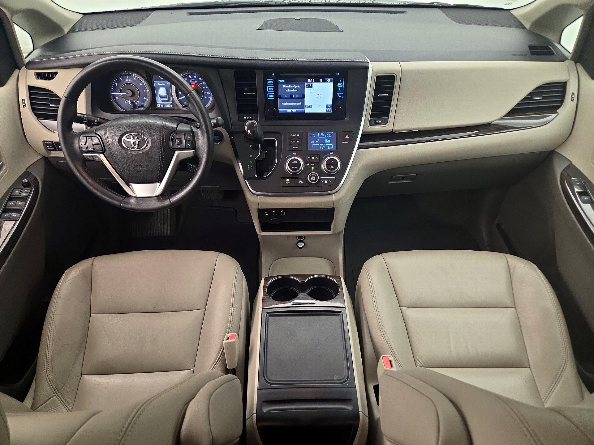 Thumbnail: 2016 Toyota Sienna - 9