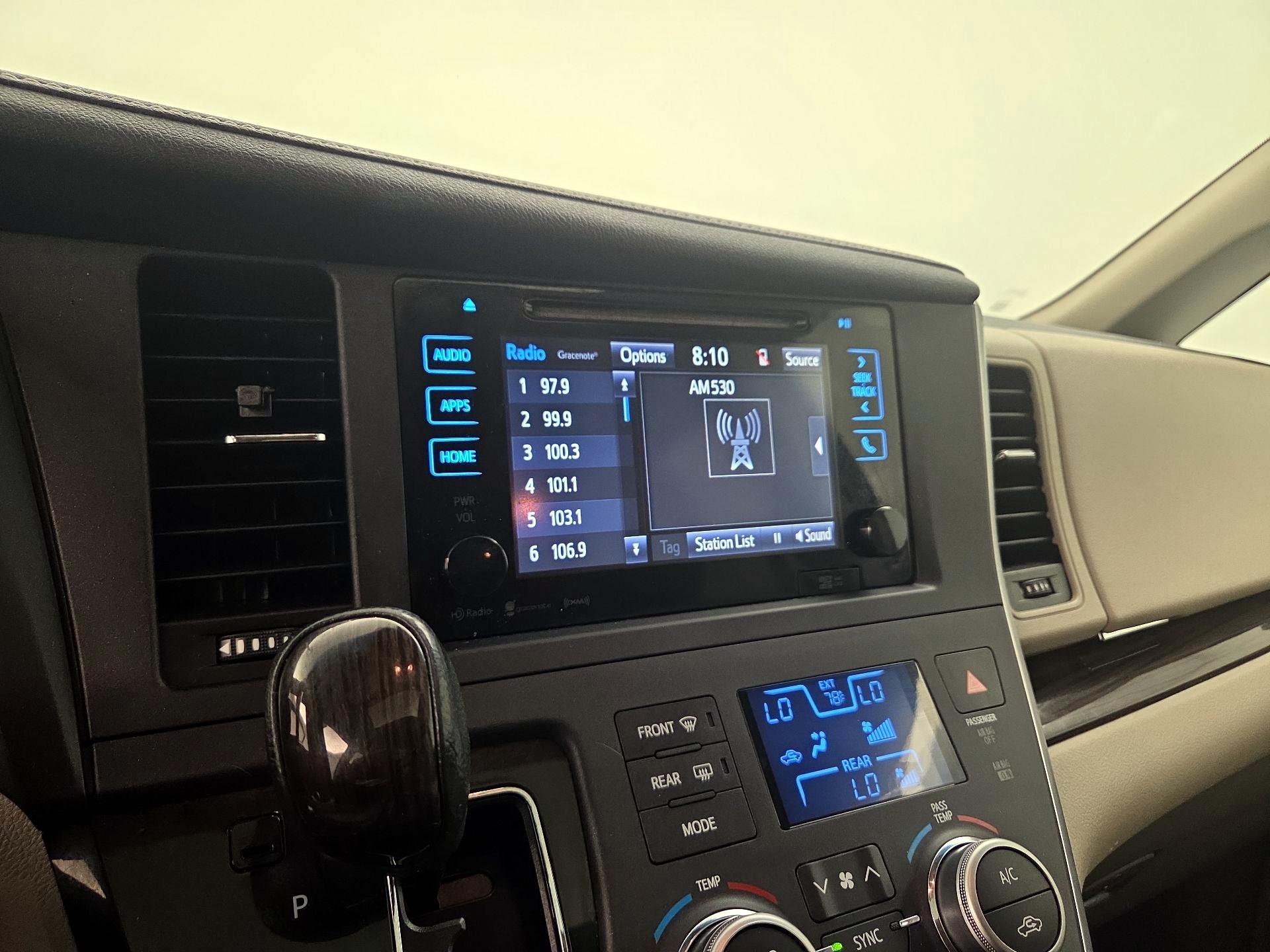 Thumbnail: 2016 Toyota Sienna - 16