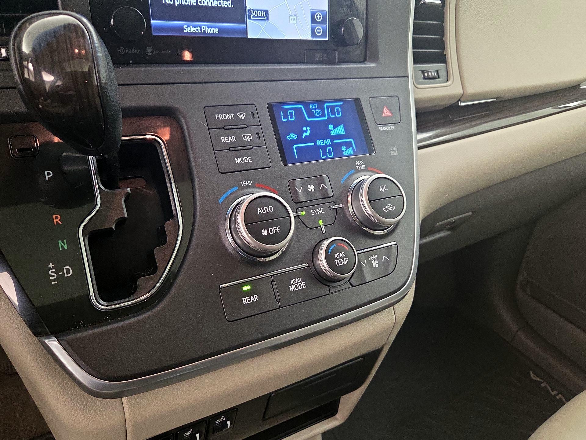 Thumbnail: 2016 Toyota Sienna - 17