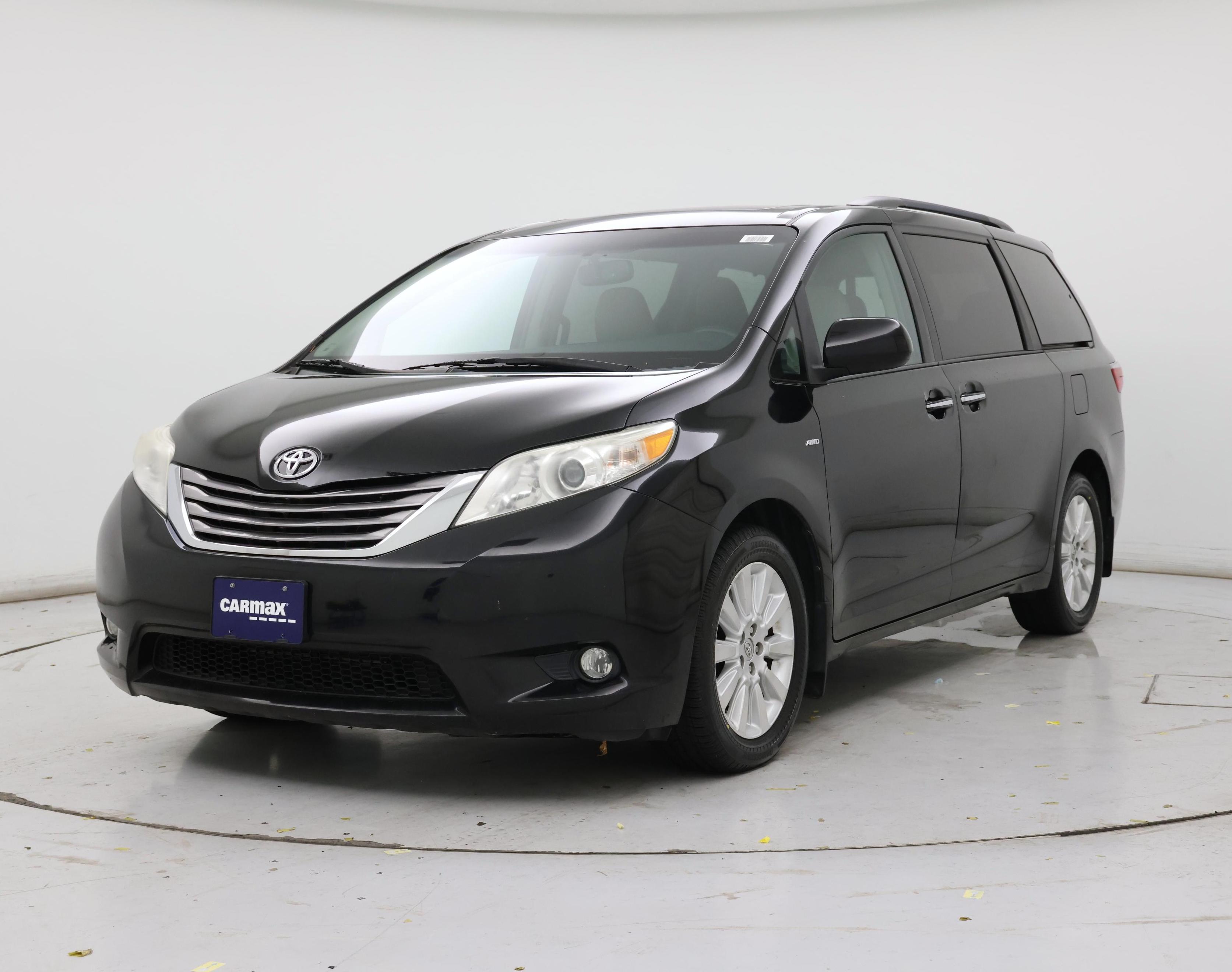Thumbnail: 2016 Toyota Sienna - 4