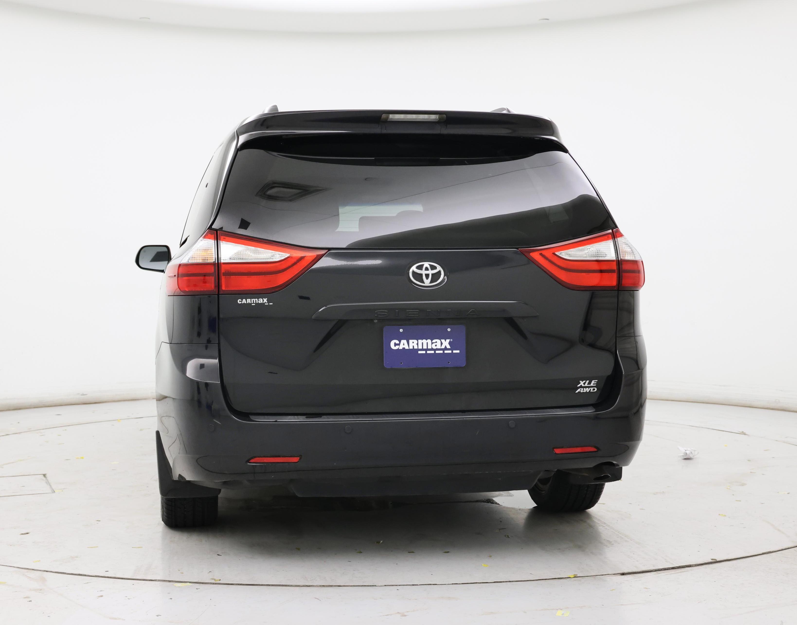Thumbnail: 2016 Toyota Sienna - 6