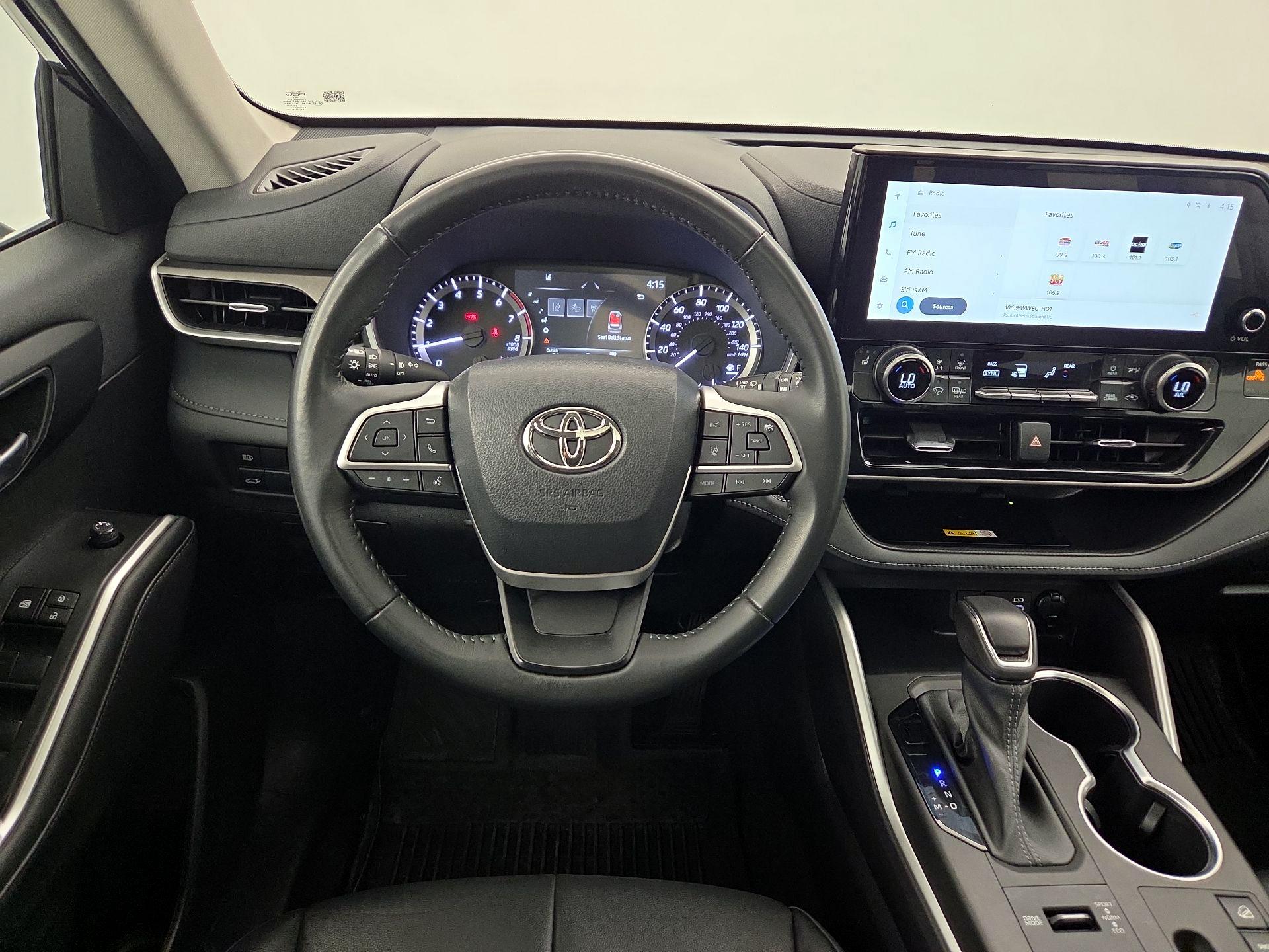 Thumbnail: 2023 Toyota Highlander - 10