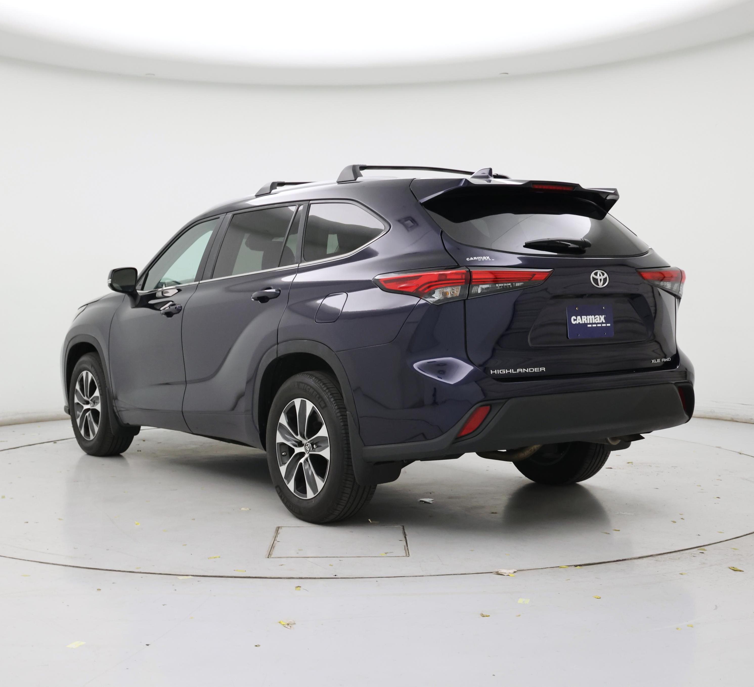 Thumbnail: 2023 Toyota Highlander - 2