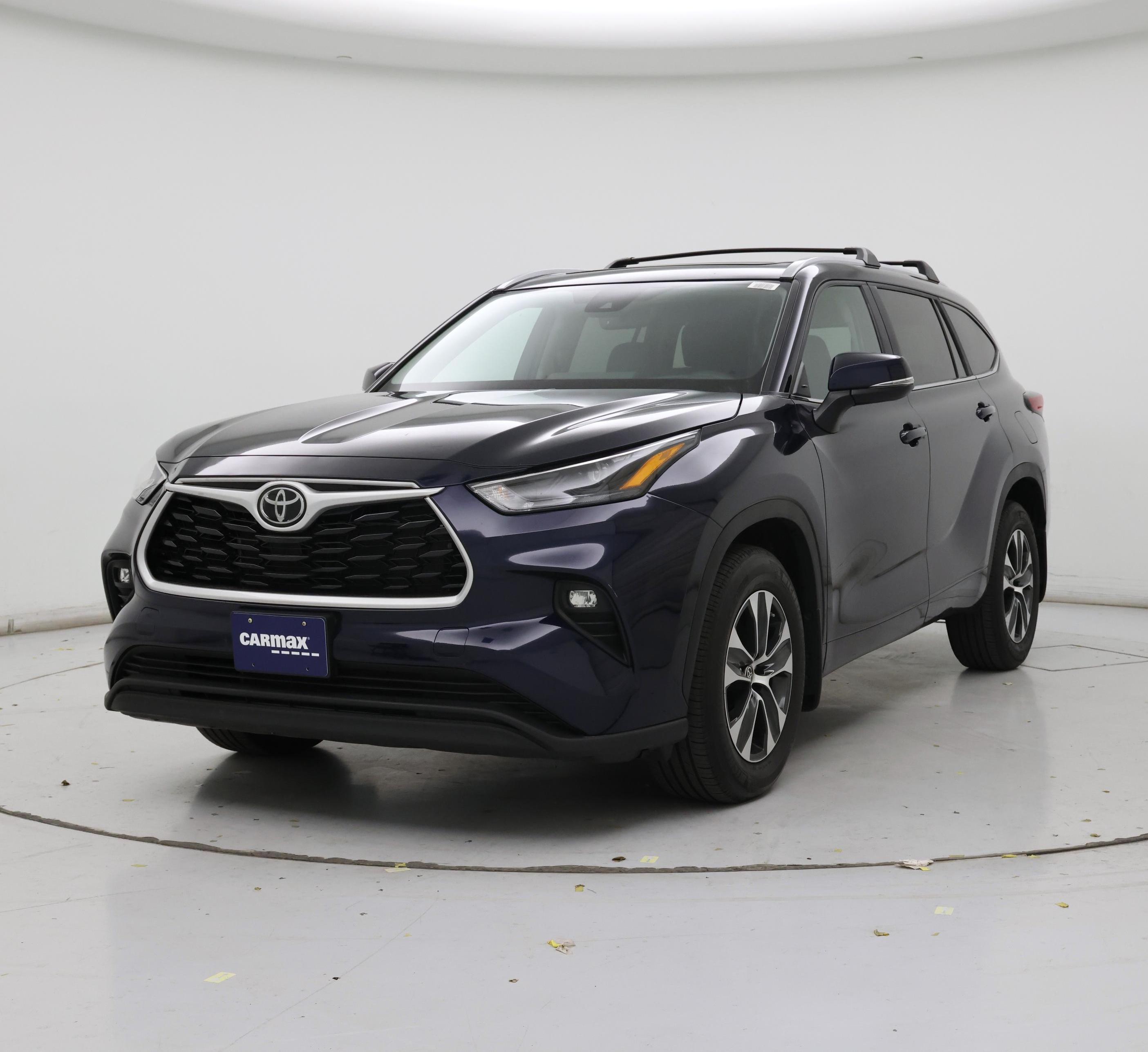 Thumbnail: 2023 Toyota Highlander - 4