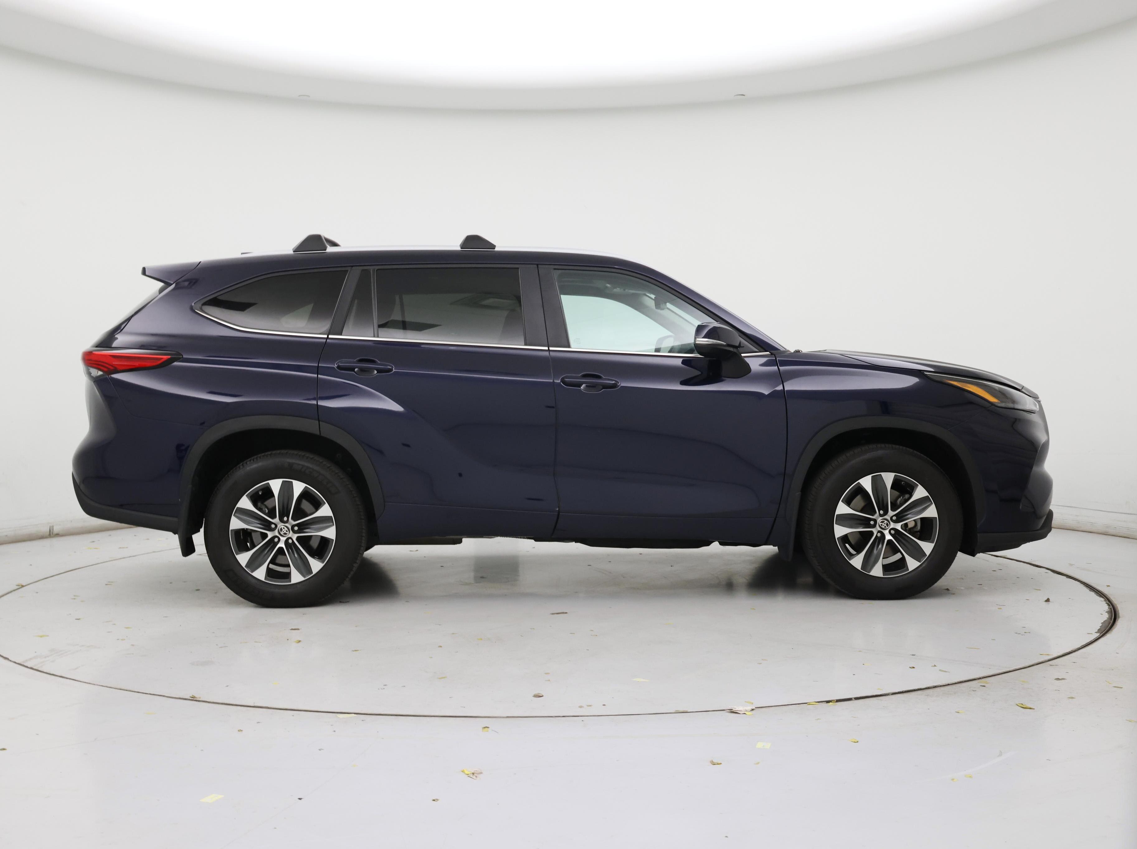 Thumbnail: 2023 Toyota Highlander - 7