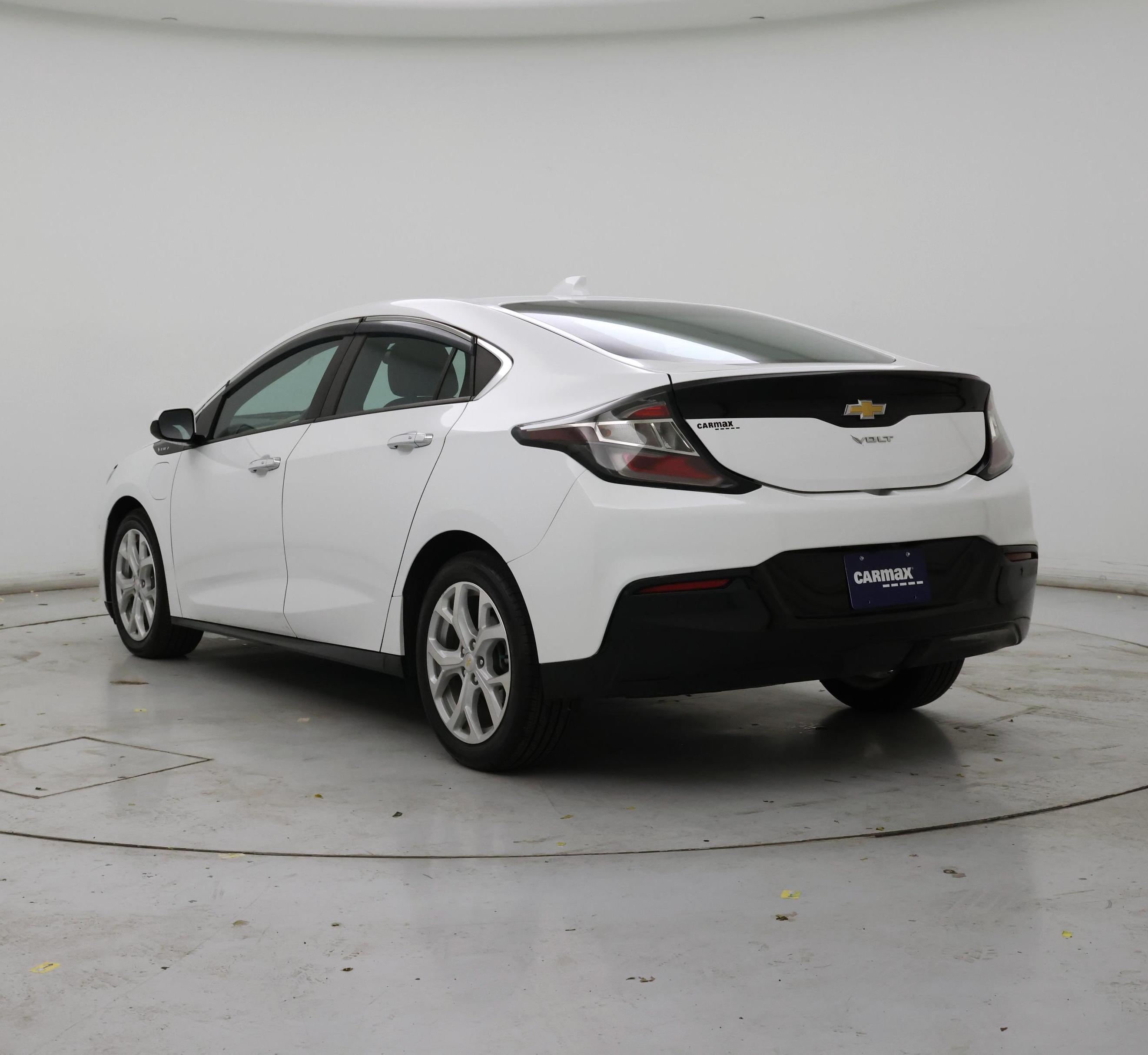 Thumbnail: 2017 Chevrolet Volt - 2